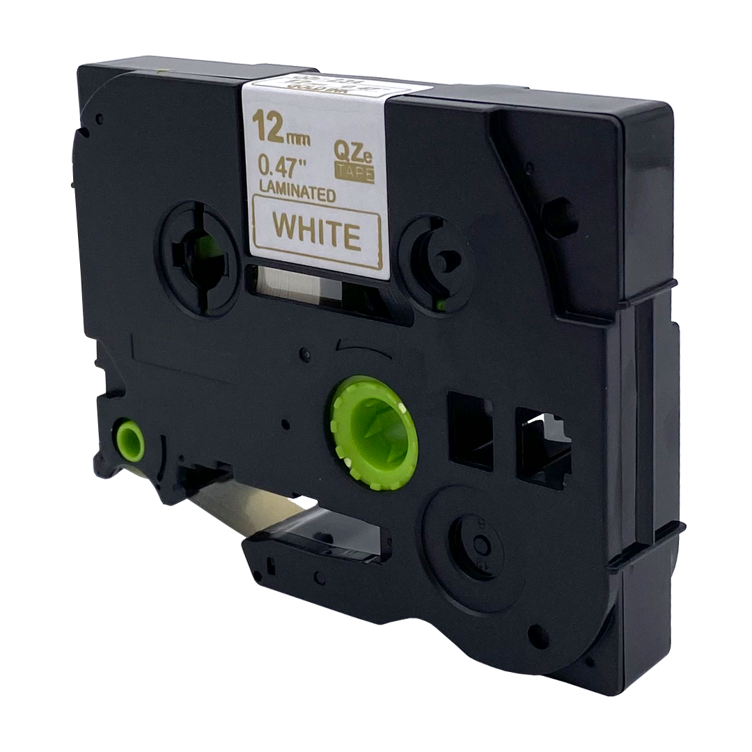 Zwarte labeltape cartridge. Wit label, groene spoel.