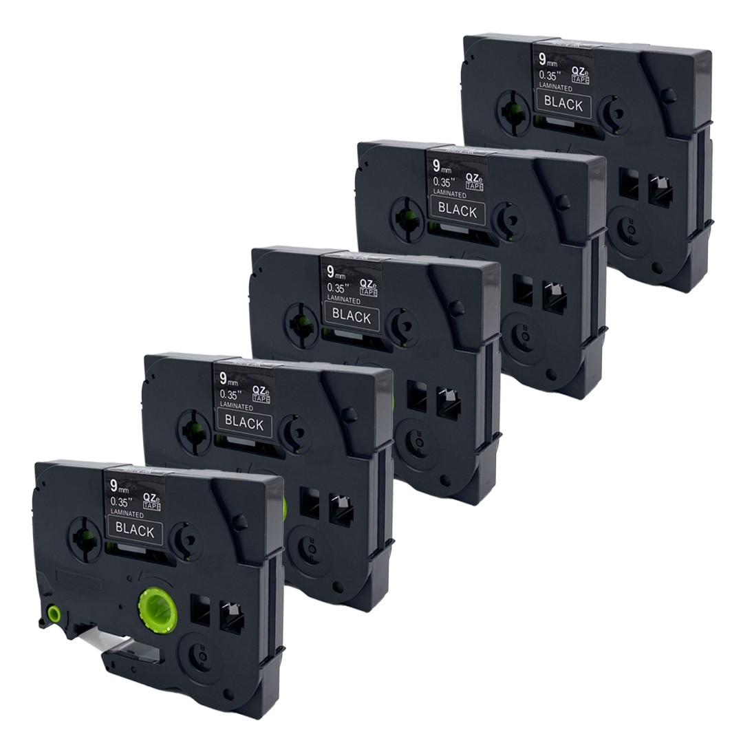 Vijf zwarte labelmaker cartridges met zwarte tekst. Het label luidt: 9mm 0.35" LAMINATED BLACK.