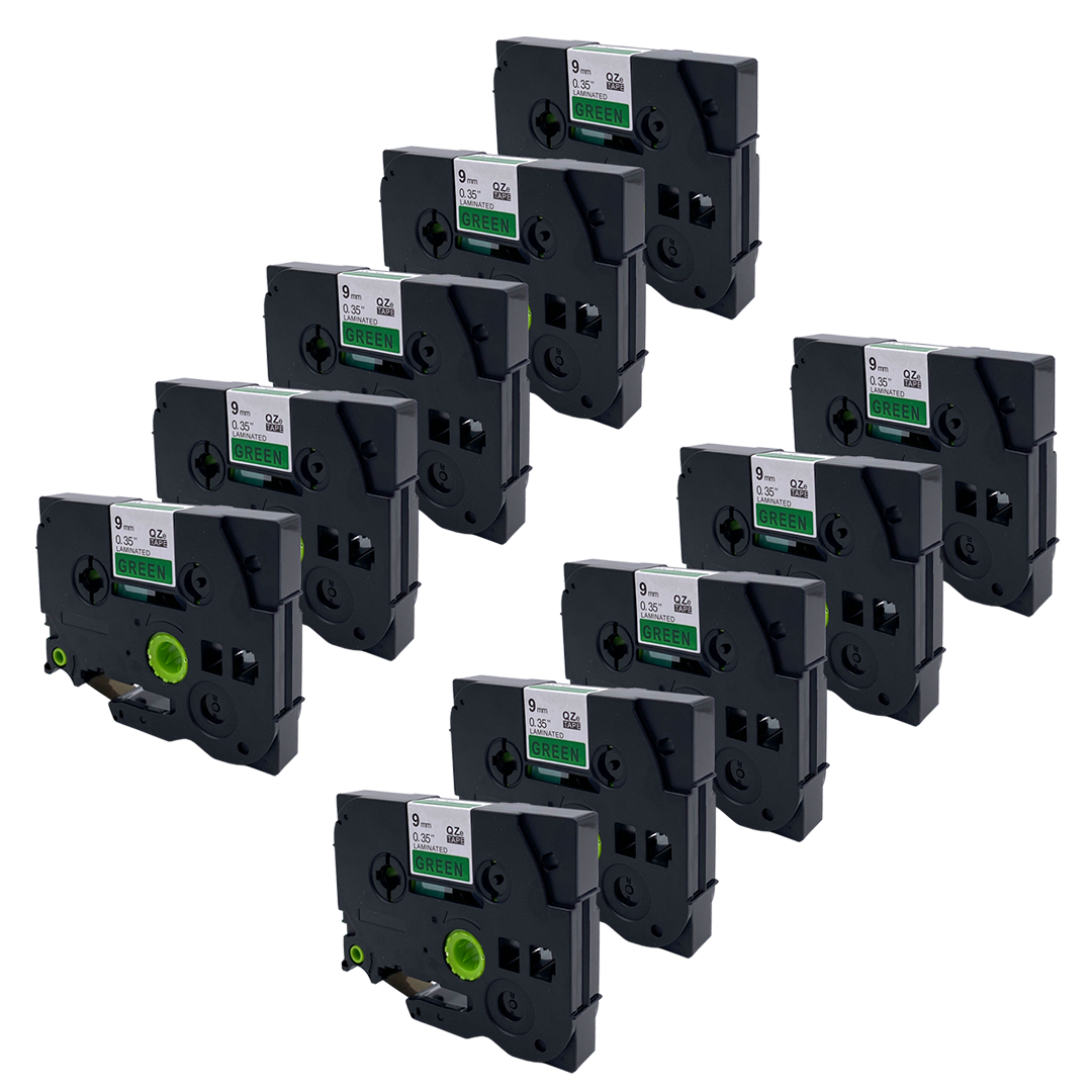 Een dozijn zwarte labelmaker tape cartridges met groene labels.