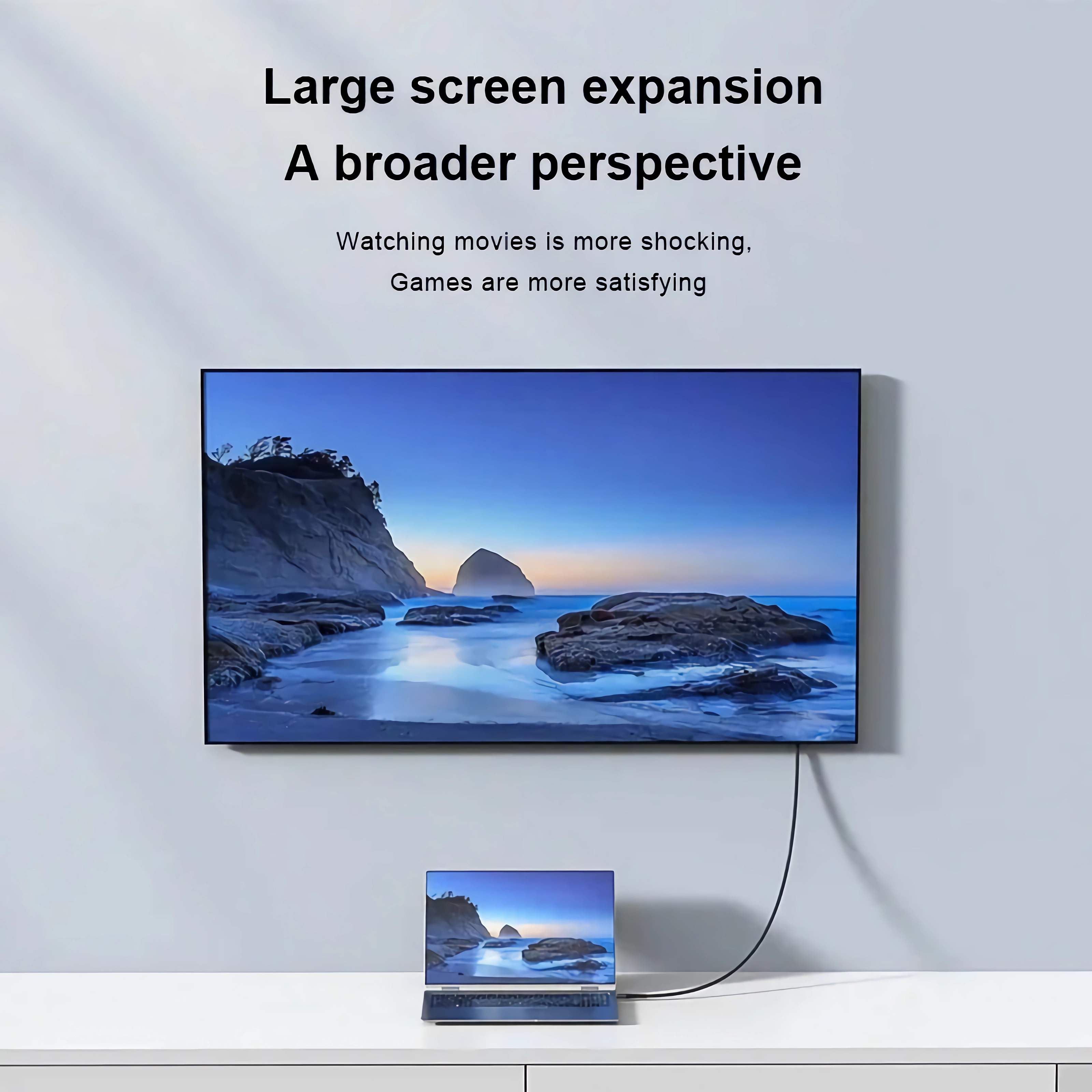 Ein Laptop ist mit einem großen Fernseher verbunden, der eine Strandszene zeigt. Text: „Große Bildschirmerweiterung, eine breitere Perspektive“.