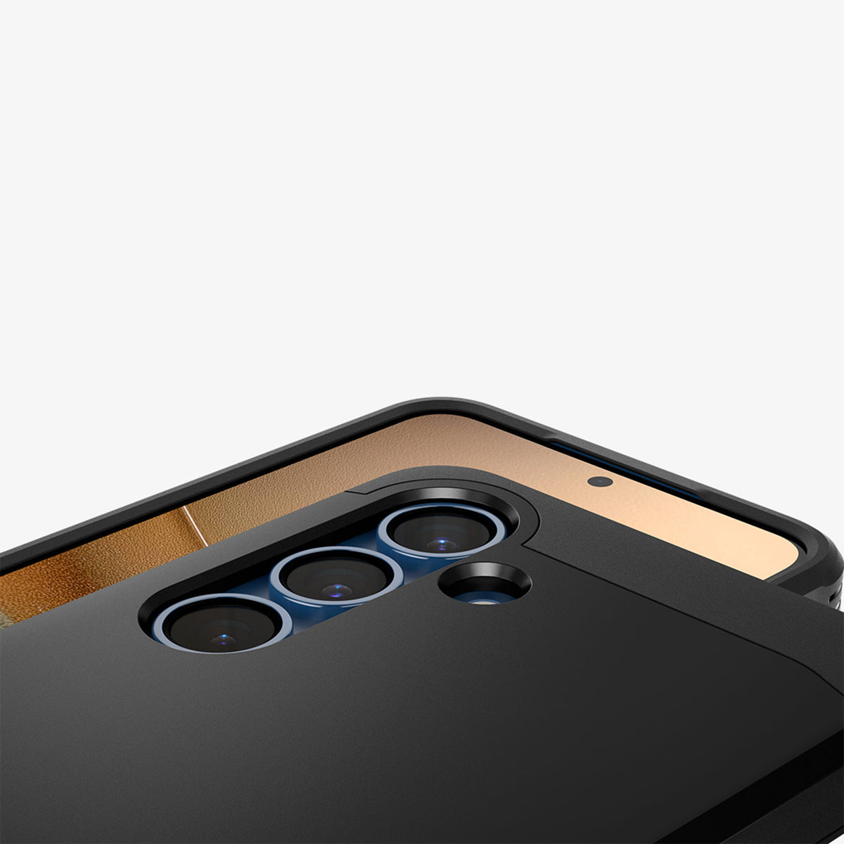 Une coque de téléphone noire sur fond blanc. Les lentilles de la caméra sont visibles.