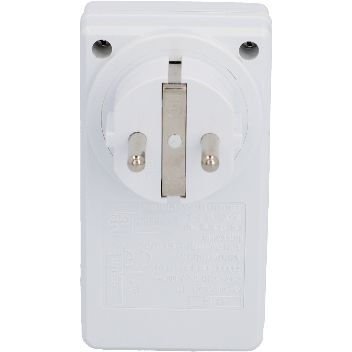 Weißer Steckeradapter mit runden Stiften und einem Eurostecker. Die Rückseite hat Text mit Informationen.