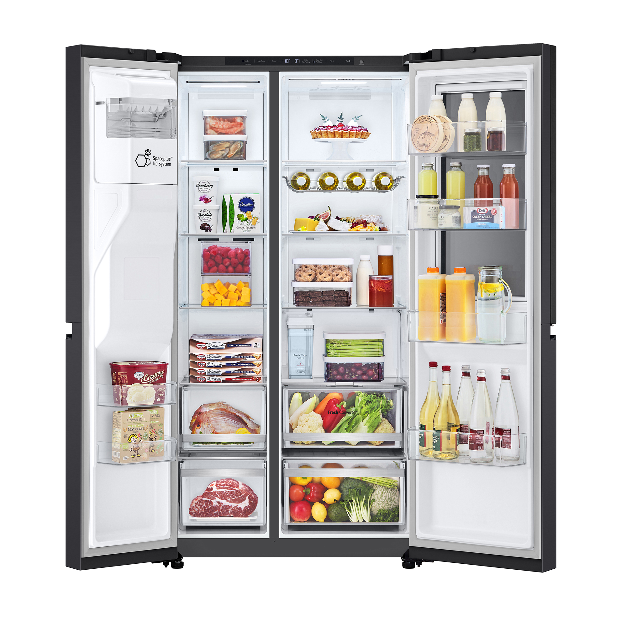 Geöffneter Kühlschrank voller Lebensmittel, darunter Obst, Gemüse und verpackte Waren.
