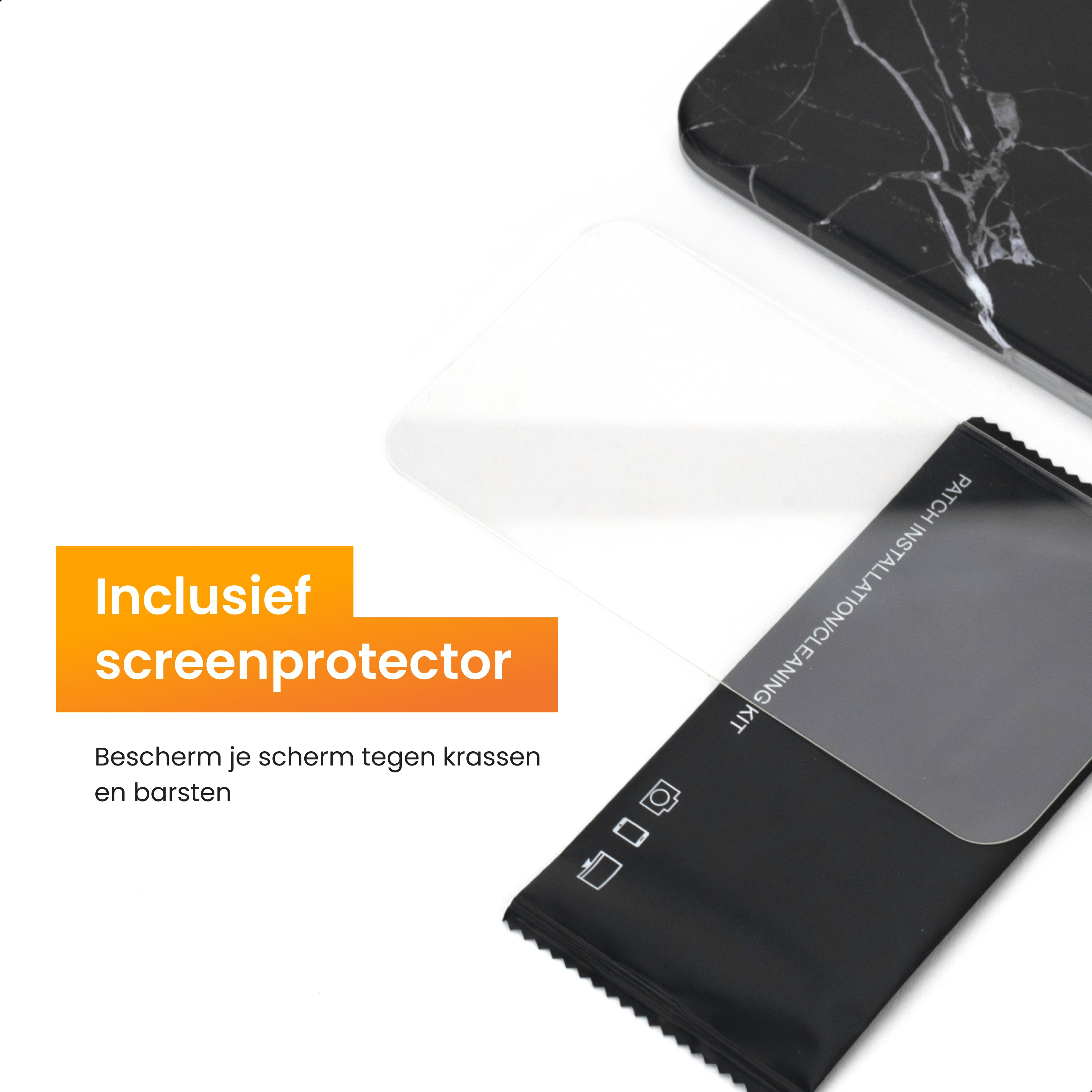 Ein Displayschutz und ein Reinigungskit auf weißem Untergrund mit einem schwarzen Marmor-Telefon.