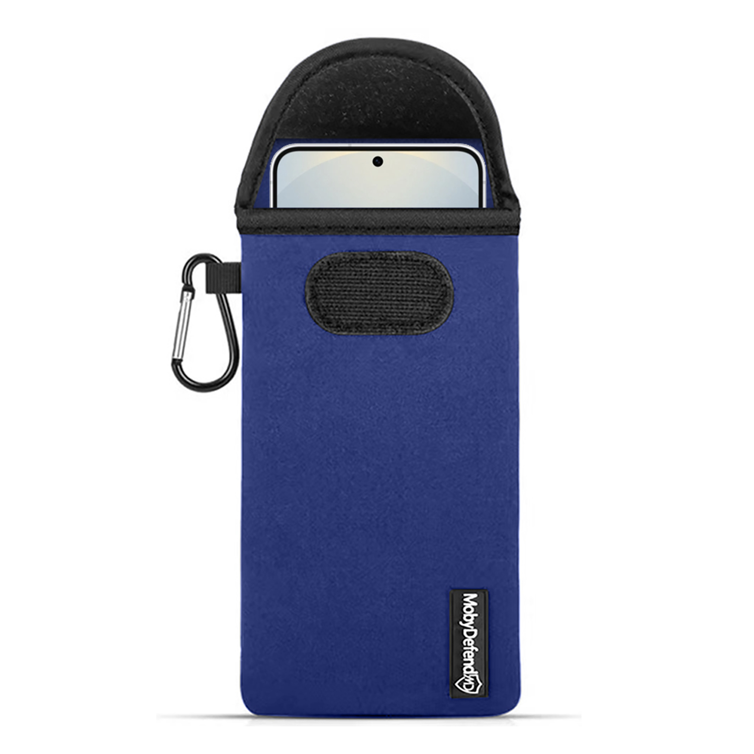 Blauwe telefoonhoes met een zwarte band en karabijnhaak. Een telefoon is zichtbaar in de hoes.