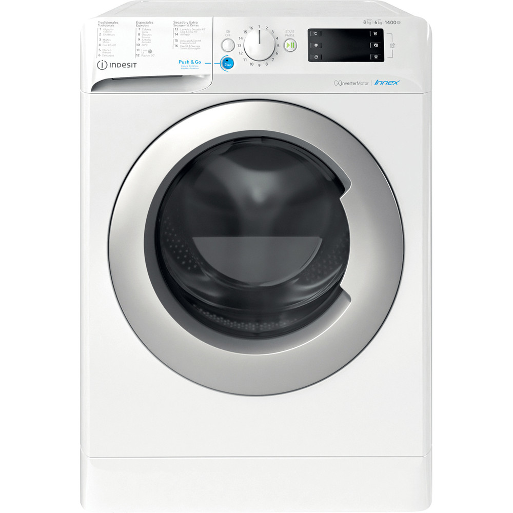 Lavadora Indesit blanca con borde plateado alrededor de la puerta. Panel de control arriba.