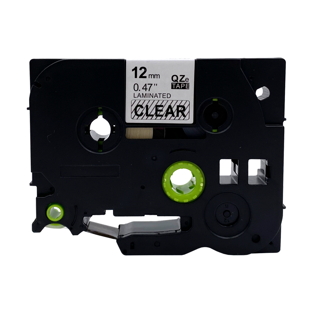 Zwarte labeltape cartridge met transparante tape en witte tekst.