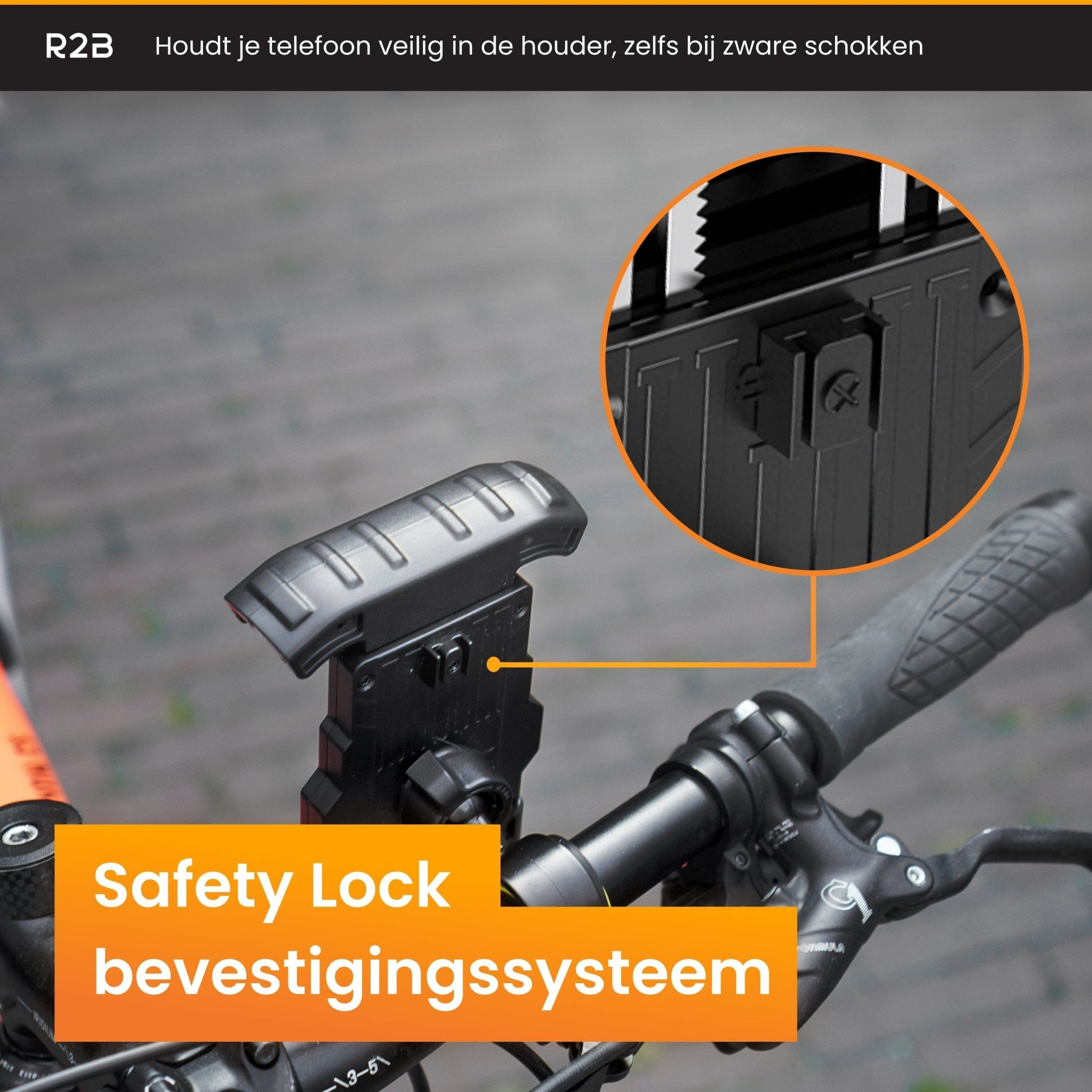Zwarte telefoonhouder op fietsstuur, met detail van het vergrendelingsmechanisme.