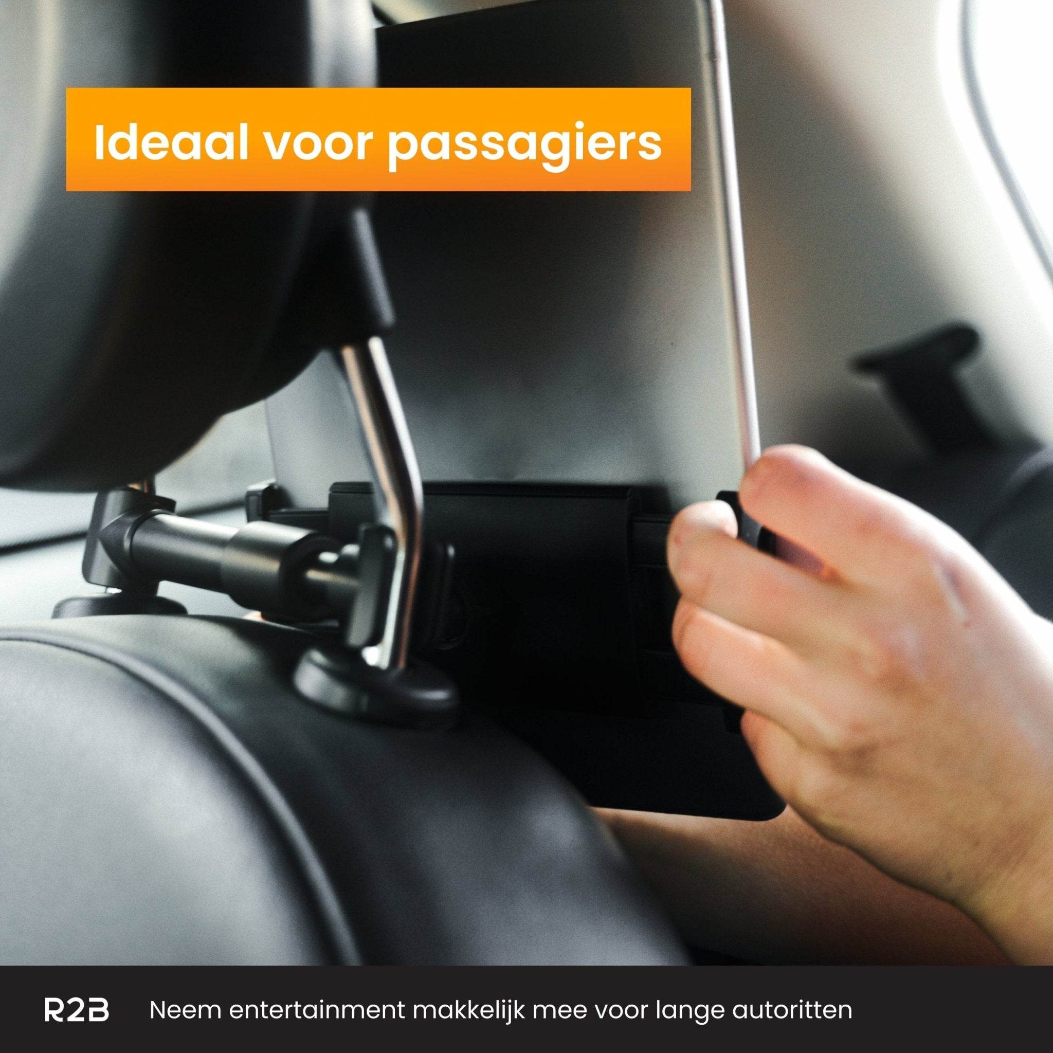 Tablet an der Kopfstütze eines Autositzes befestigt, mit Hand, die das Tablet hält.