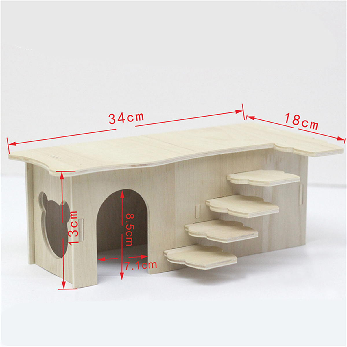 Holz-Hamsterhaus mit Eingang, bärenförmigem Fenster und Treppen.