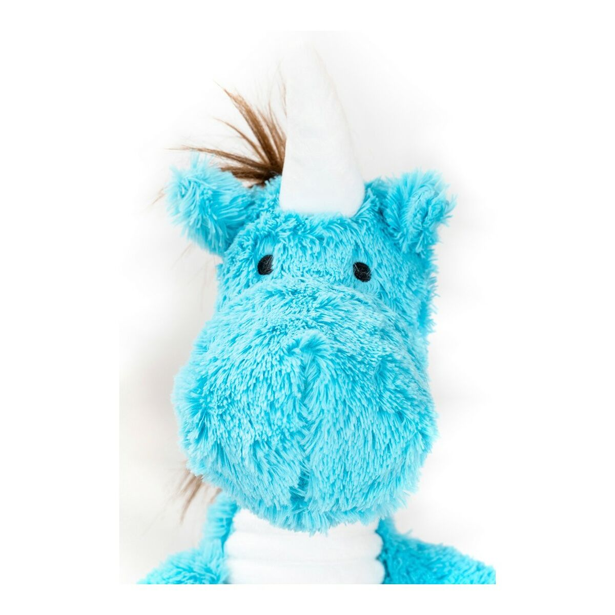 Ein blaues Einhorn-Stofftier mit weißem Horn und braunen Haaren, vor weißem Hintergrund.