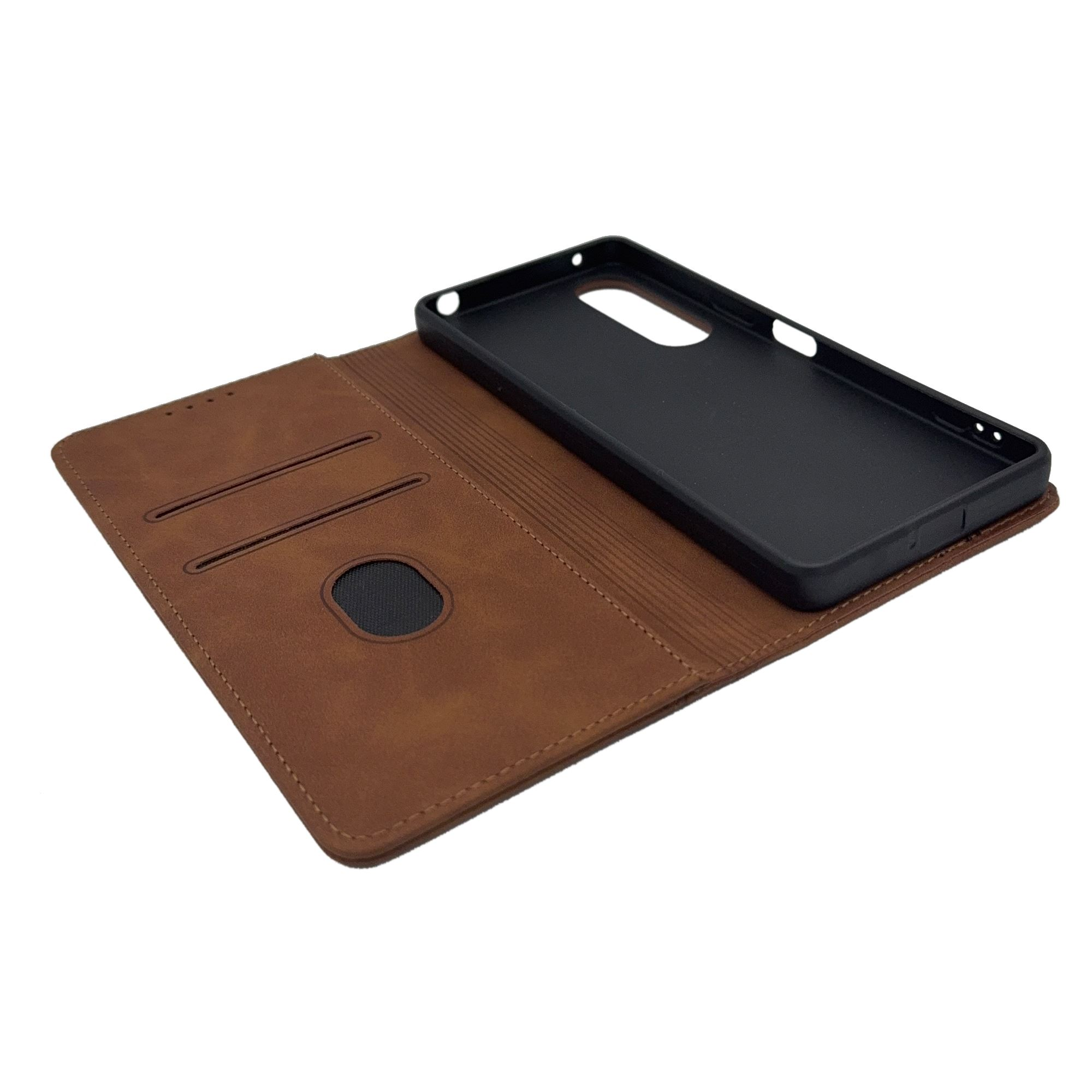 Eine braune Handyhülle geöffnet, mit Kartenfach und Telefonhalter.