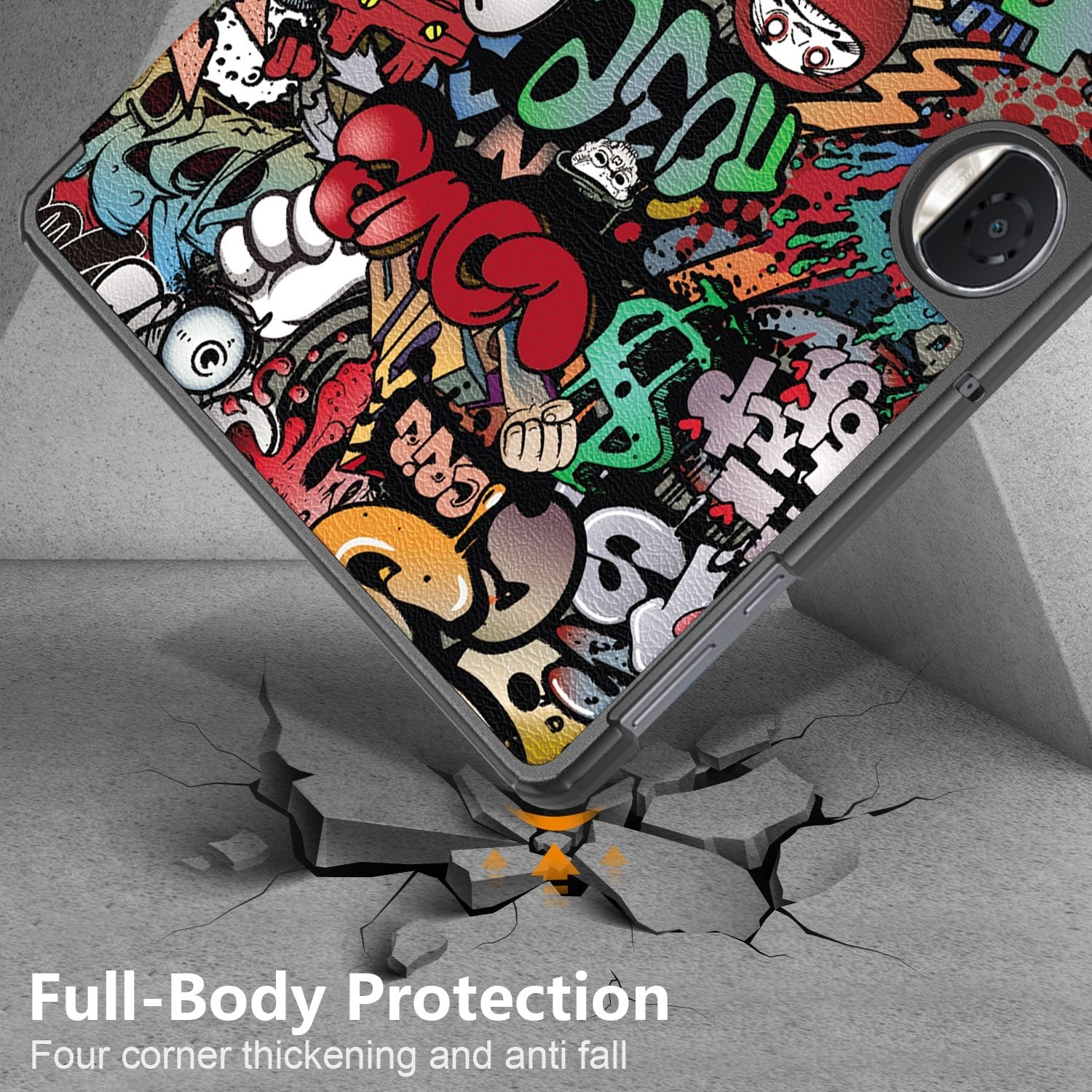 Tableta con funda de graffiti colorida, suelo de hormigón agrietado, flecha naranja. Protección de cuerpo completo.