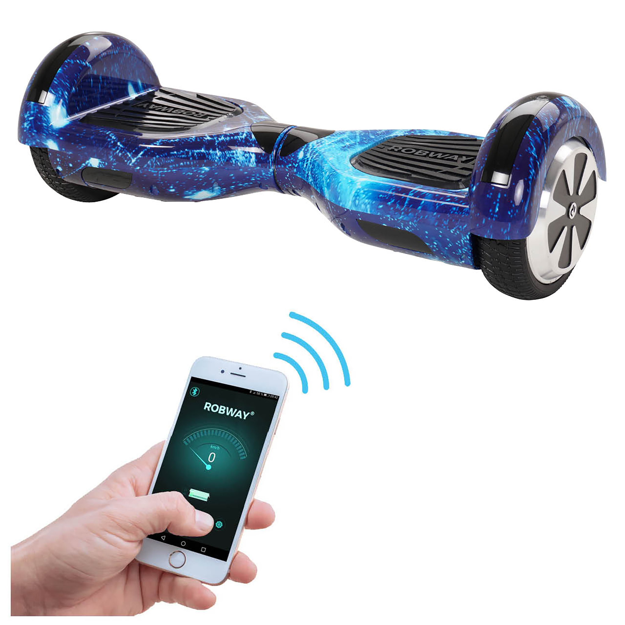 Blaues und schwarzes Hoverboard und eine Hand, die ein Smartphone mit Geschwindigkeitsanzeige hält.