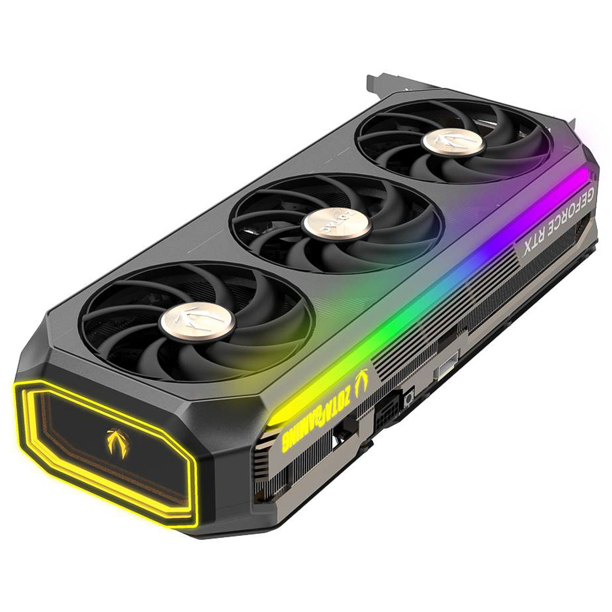 Grafikkarte mit drei Lüftern, schwarz und grau. Das Zotac-Logo ist sichtbar.
