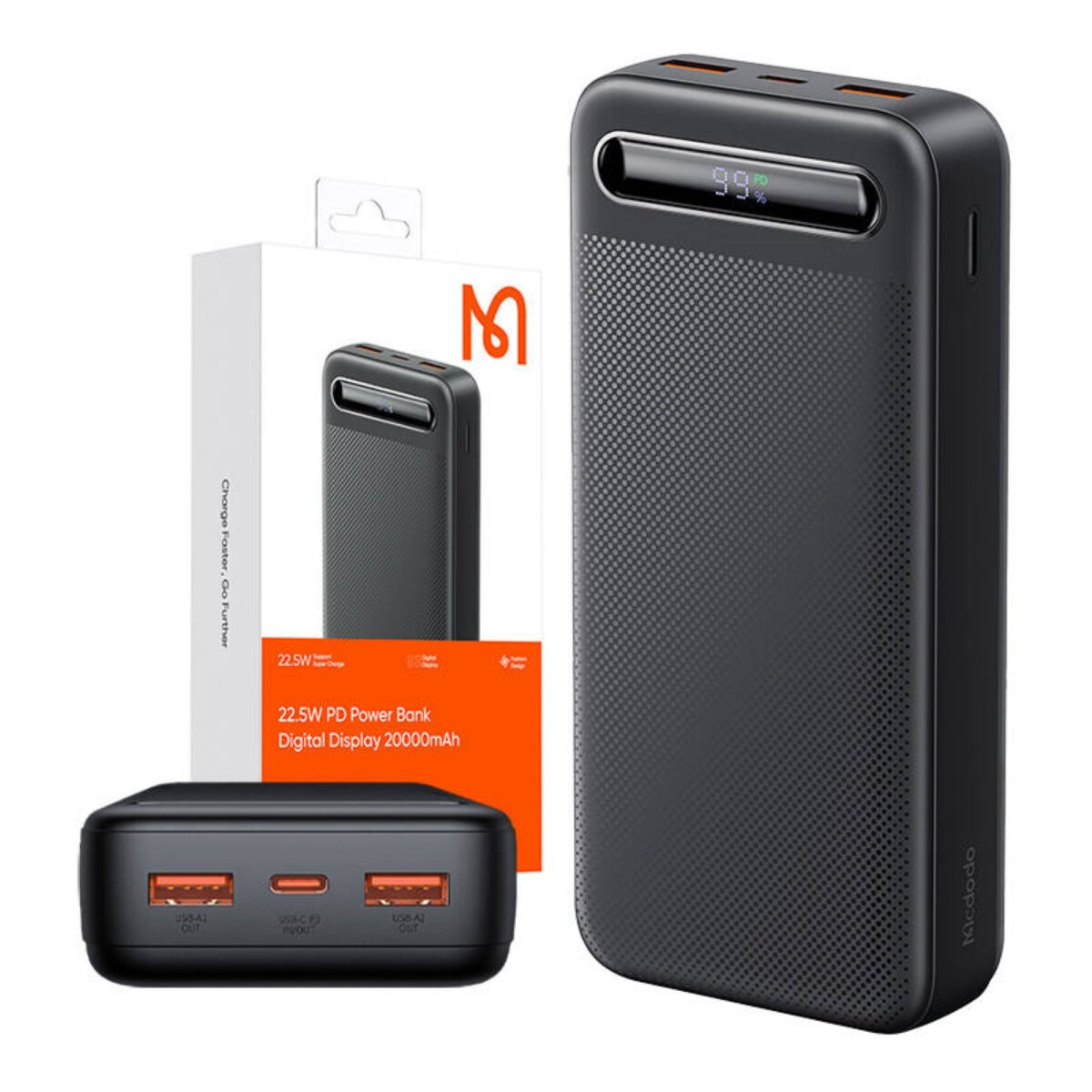 Schwarze Powerbank mit zwei anderen und einer Box. Digitalanzeige zeigt 99% Ladung.