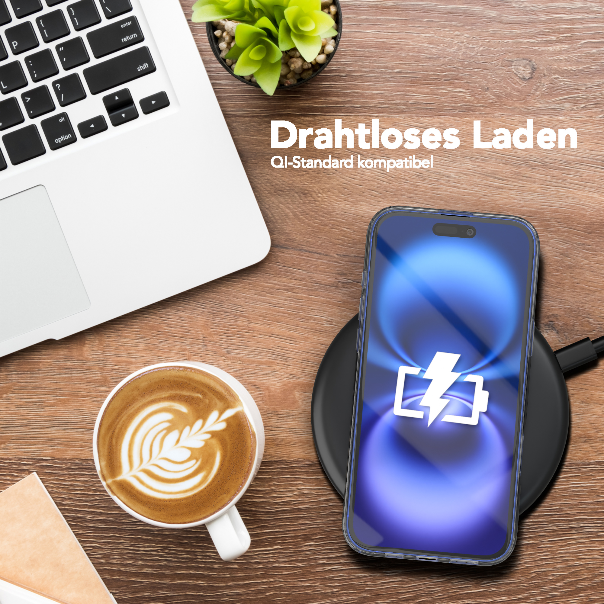Telefon wird drahtlos auf einem schwarzen Ladepad aufgeladen. Laptop und Kaffeetasse befinden sich neben dem Telefon. Text: Drahtlos.