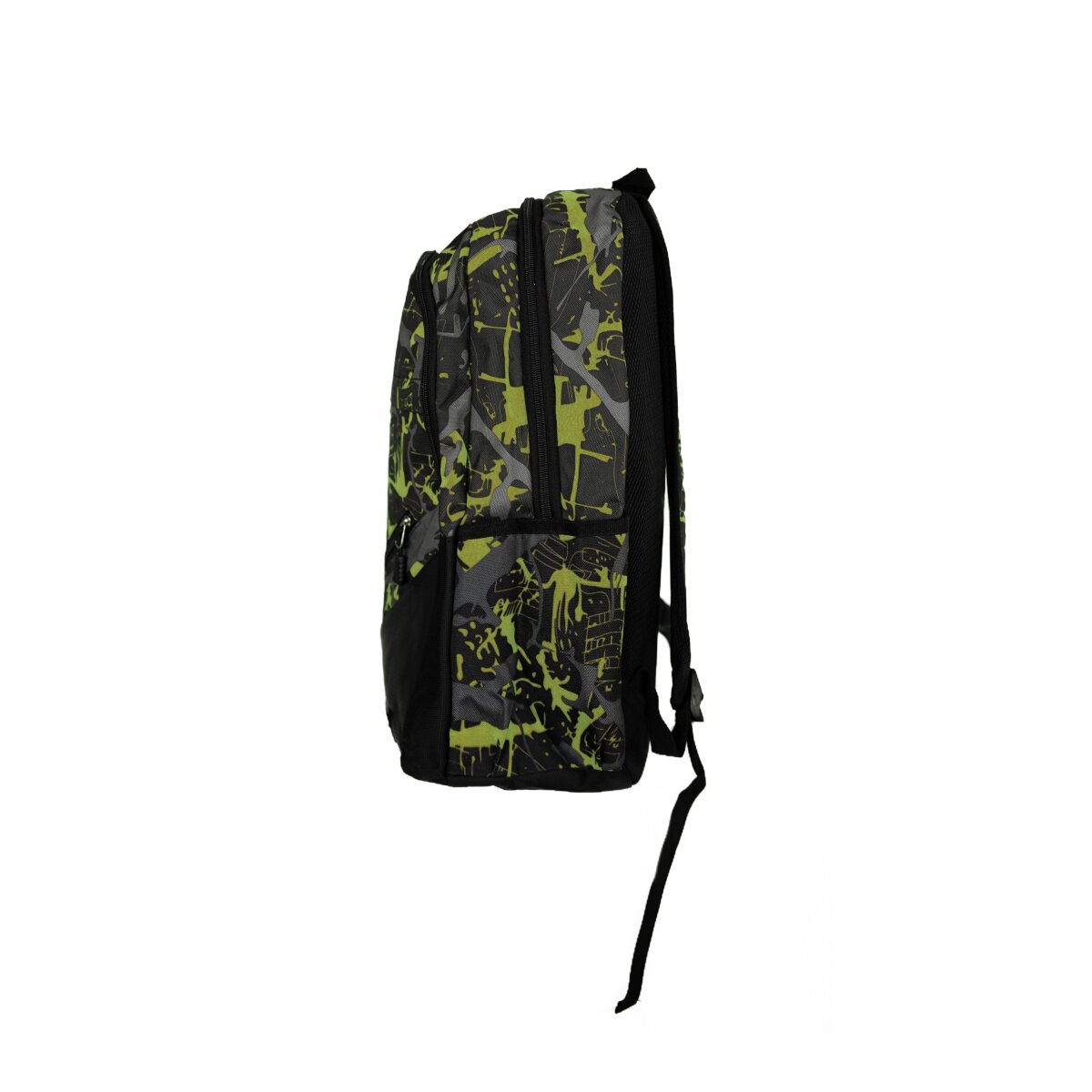Ein schwarzer Rucksack mit grünen und grauen Farbspritzern. Er hat schwarze Träger und ist vor weißem Hintergrund.