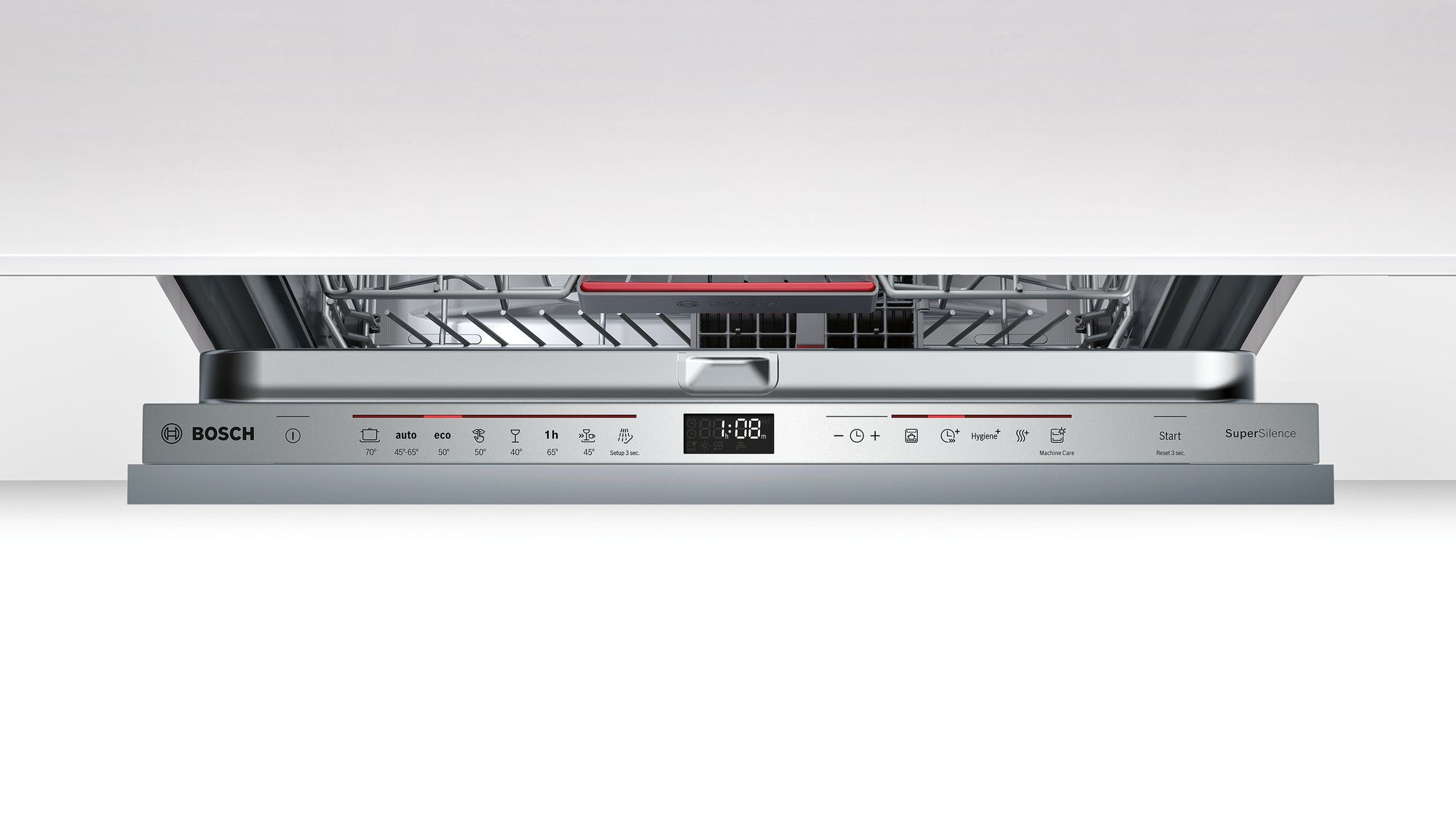 Fronte lavastoviglie con pulsanti e display. Marchio Bosch, con pulsanti e display digitale. Sfondo bianco.