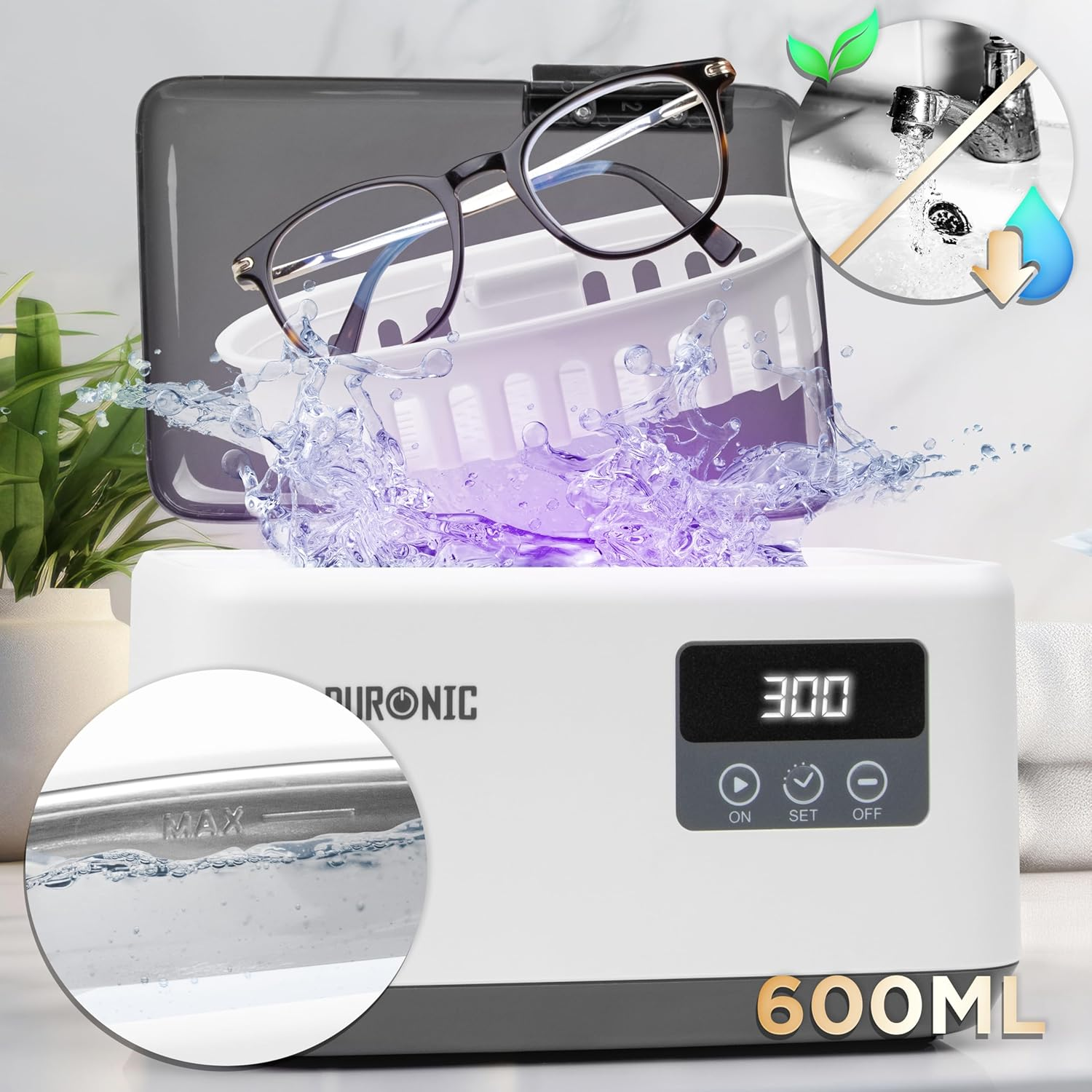 Ultraschallreiniger mit Brille und Wasser. Das Produkt reinigt Brillen.