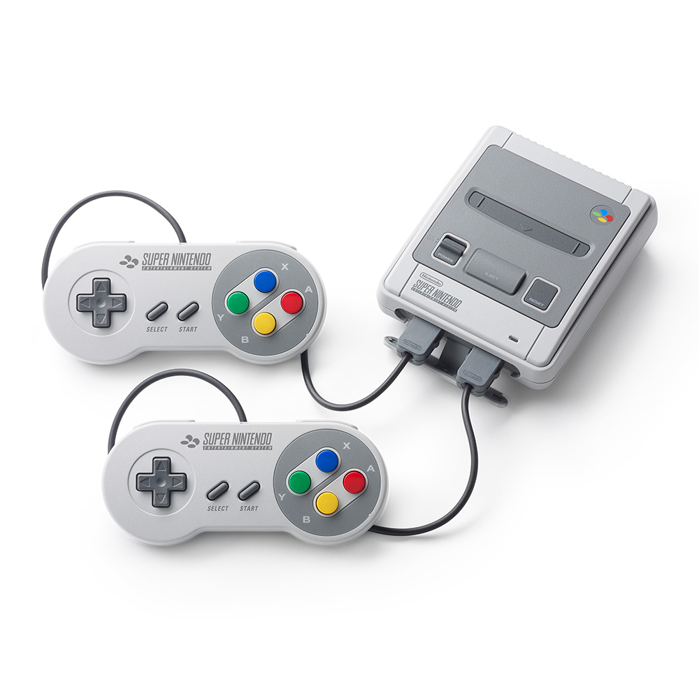 Super Nintendo Konsole mit zwei Controllern.