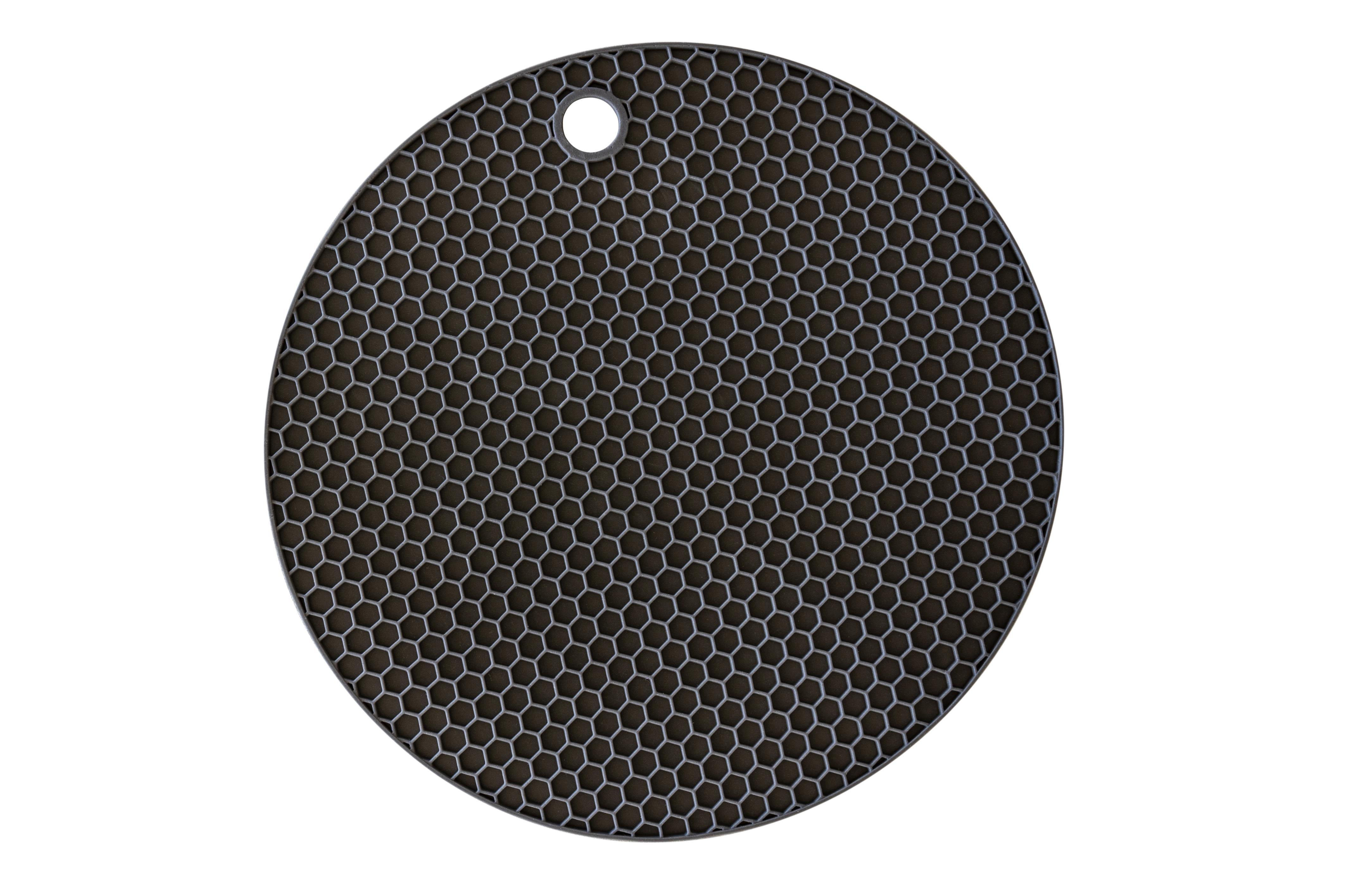 Okrągła, czarna metalowa płyta o strukturze plastra miodu z otworem u góry.