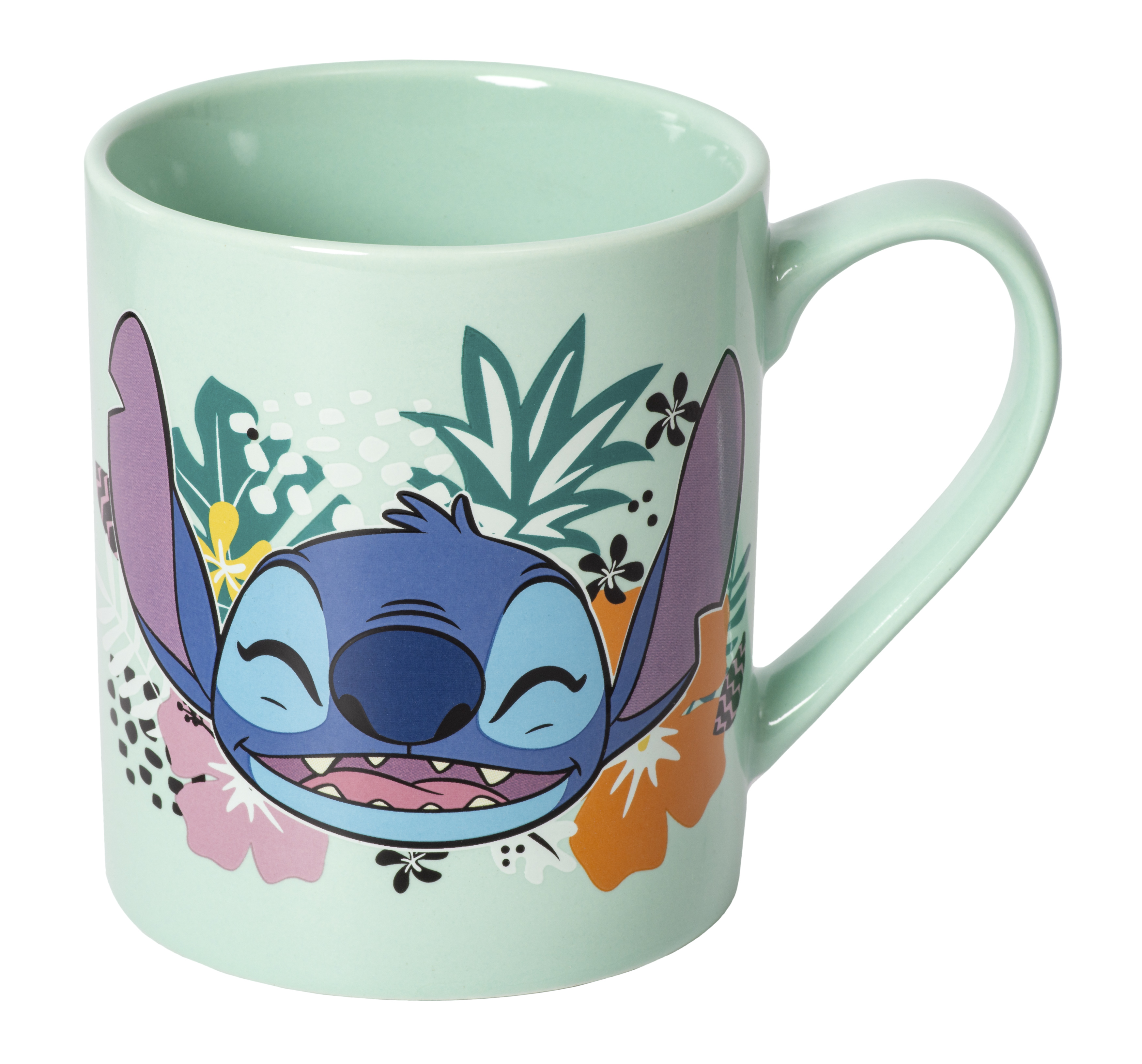 Ein Stitch-Becher mit hellblauem Grund, mit Stitchs Gesicht und tropischen Blumen.