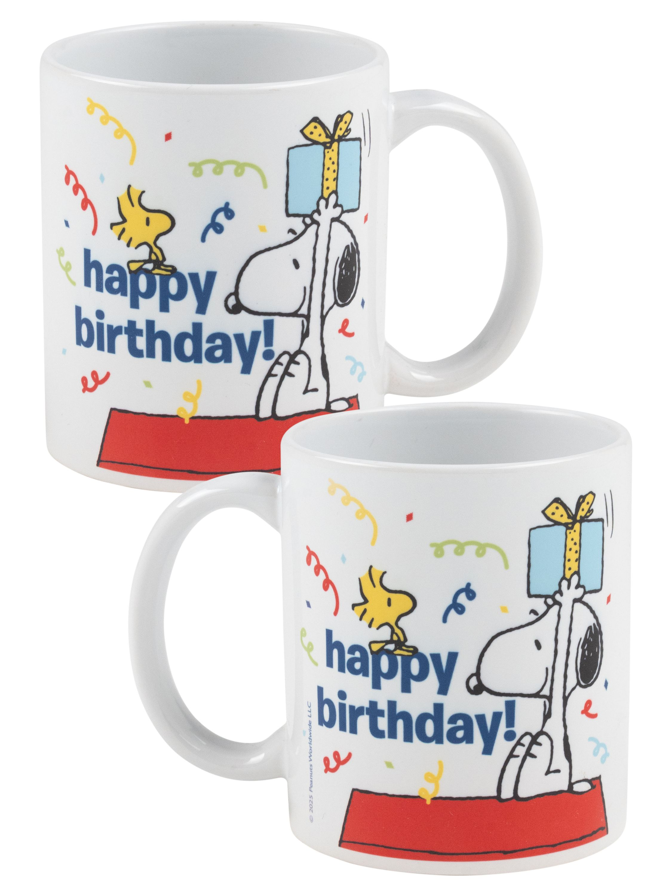 Zwei weiße Tassen mit Snoopy- und Woodstock-Illustrationen, Text 'happy birthday'.