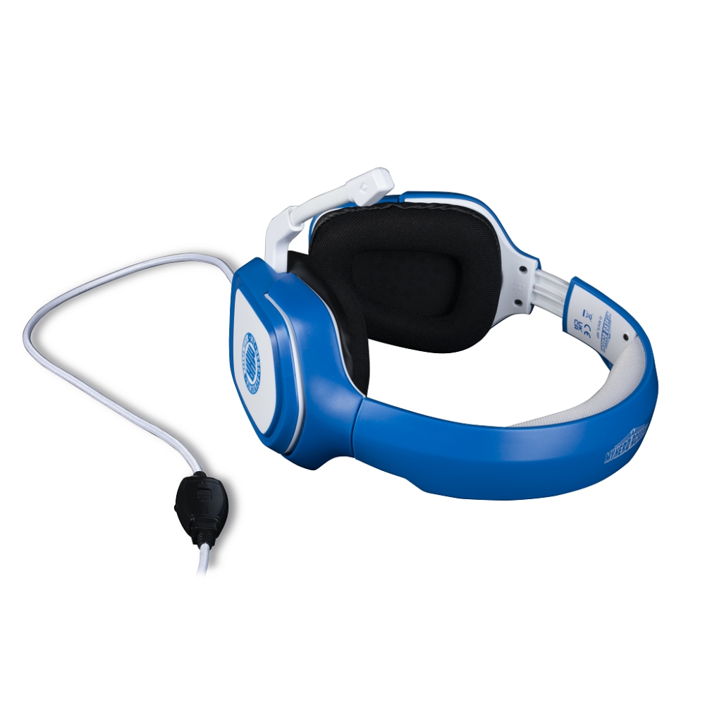 Niebiesko-biały zestaw słuchawkowy dla graczy z mikrofonem. Ma wyściełany pałąk i nauszniki z białym kablem.