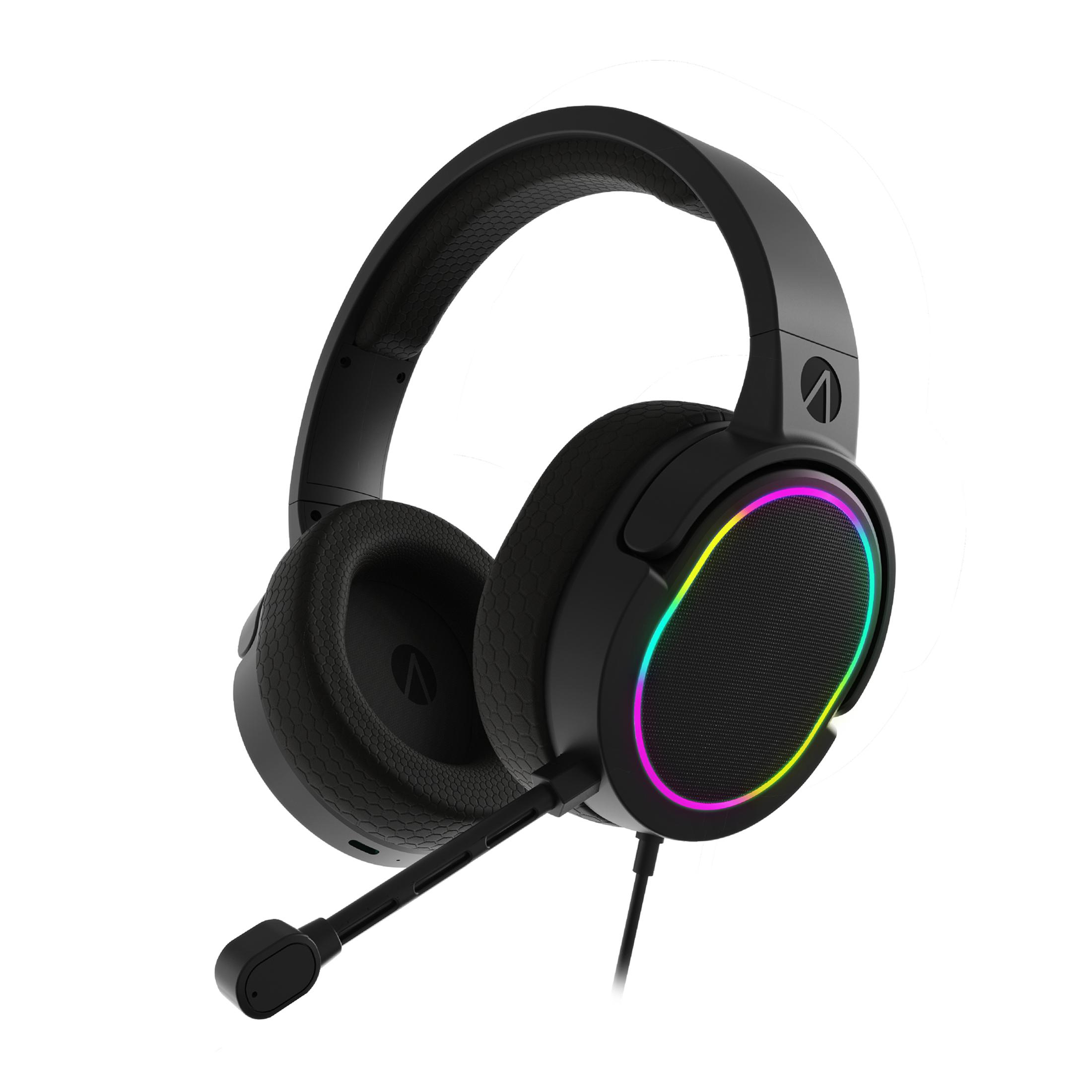 Cuffie da gioco nere con illuminazione RGB. I padiglioni auricolari sono grandi. Sfondo bianco.