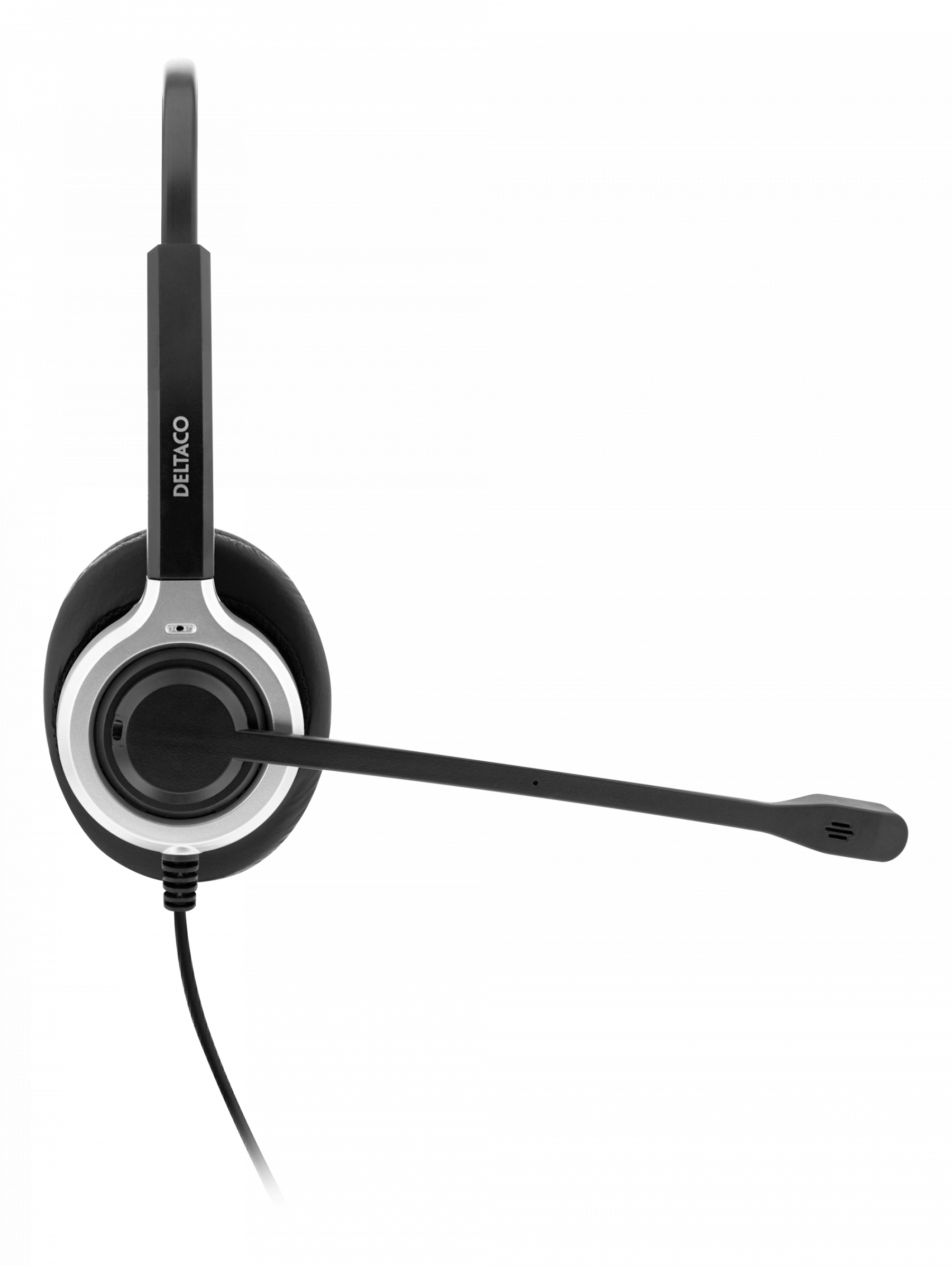 Ein schwarzes Headset mit Mikrofon, isoliert auf weißem Hintergrund, die Marke DELTACO ist sichtbar.