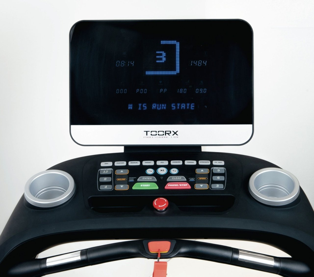 Console de tapis roulant affichant le temps, la vitesse et d'autres mesures. Deux porte-gobelets.