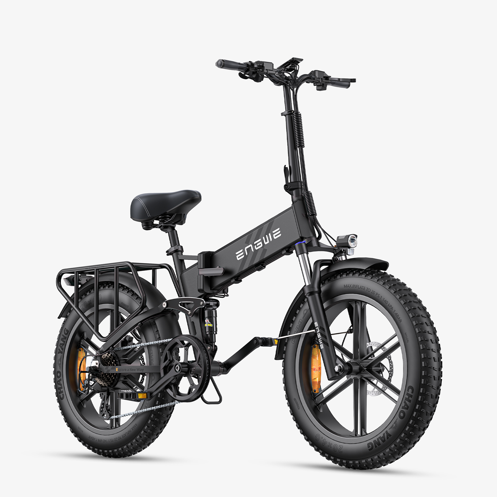 Bicicletta elettrica pieghevole ENGWE nera su sfondo bianco, vista laterale.