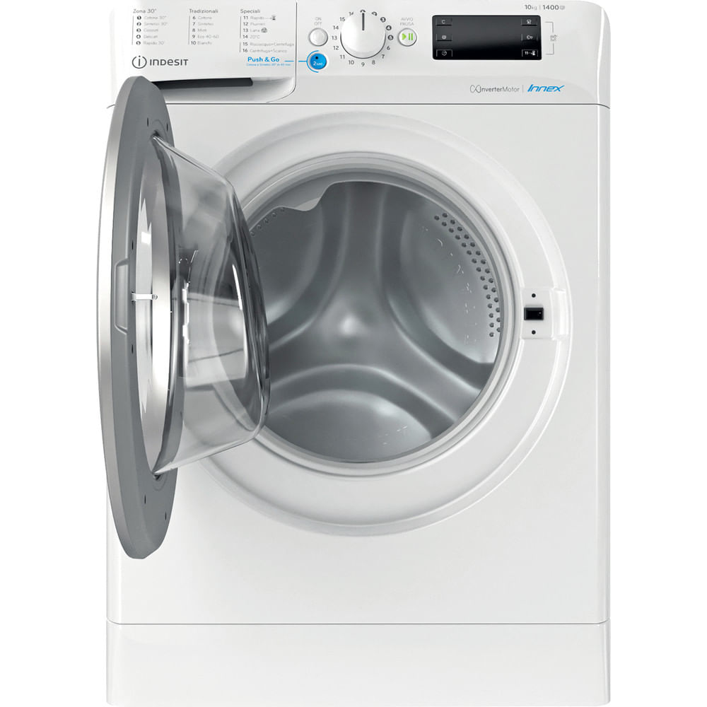 Lavatrice Indesit, vista frontale con porta aperta. Bianco con finiture argento, pannello e porta aperta.