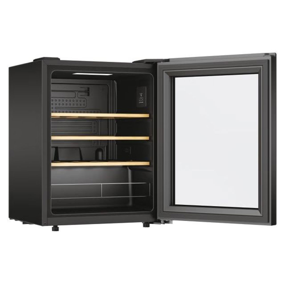 Czarna lodówka na wino ze szklanymi drzwiami i drewnianymi półkami.