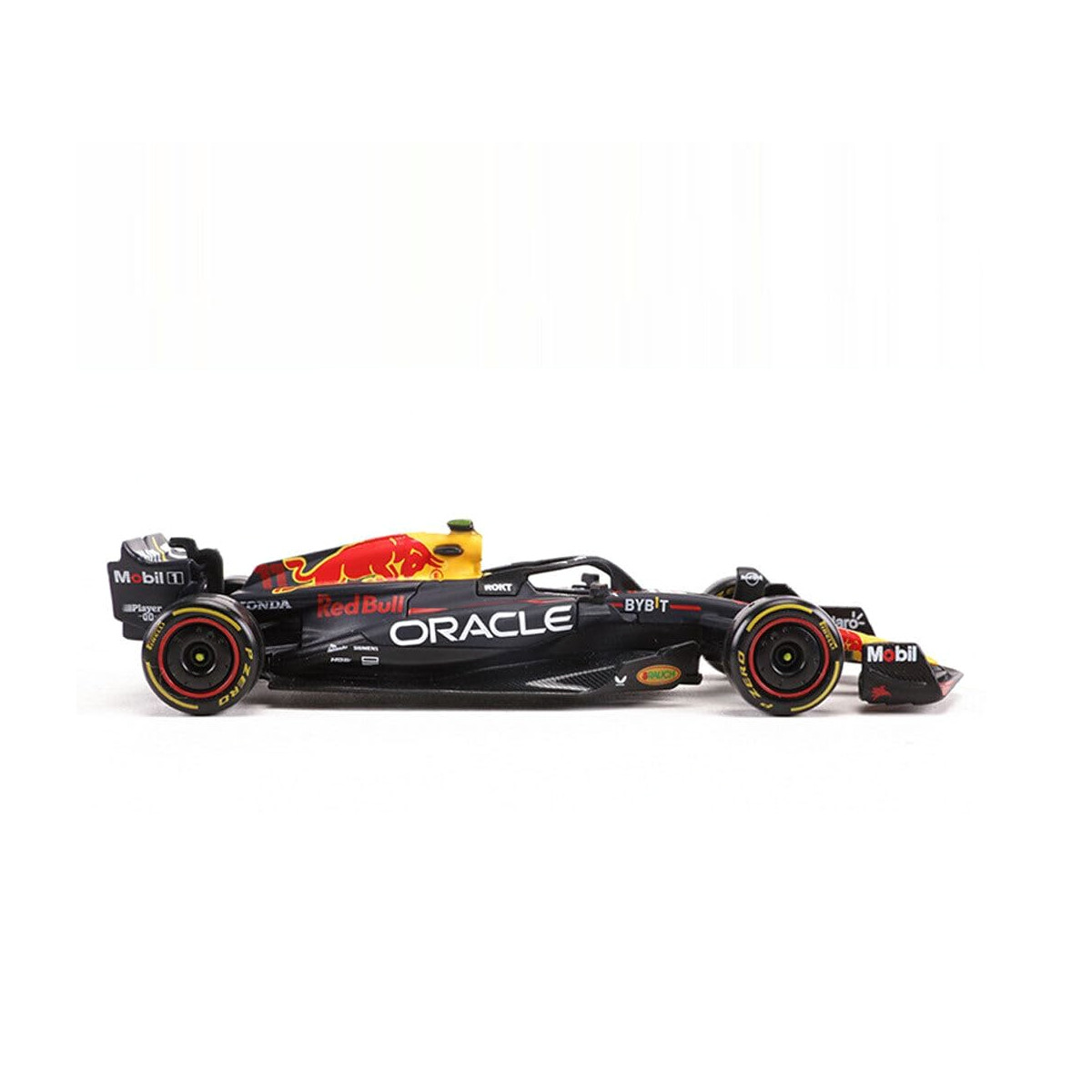 Ein schwarzes und rotes Formel-1-Rennauto auf weißem Hintergrund.