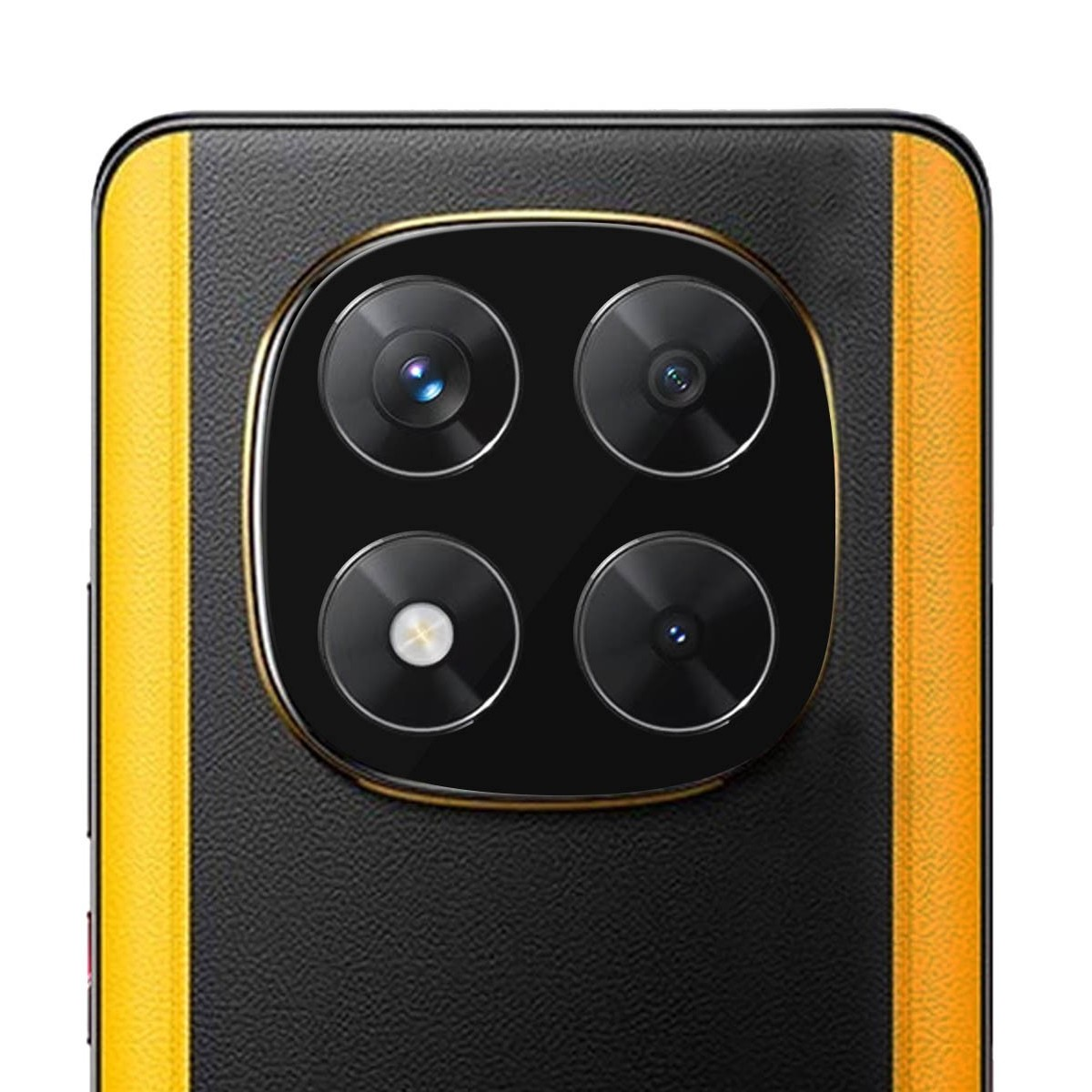 Primo piano di una custodia per telefono con quattro obiettivi, nero con accenti gialli.