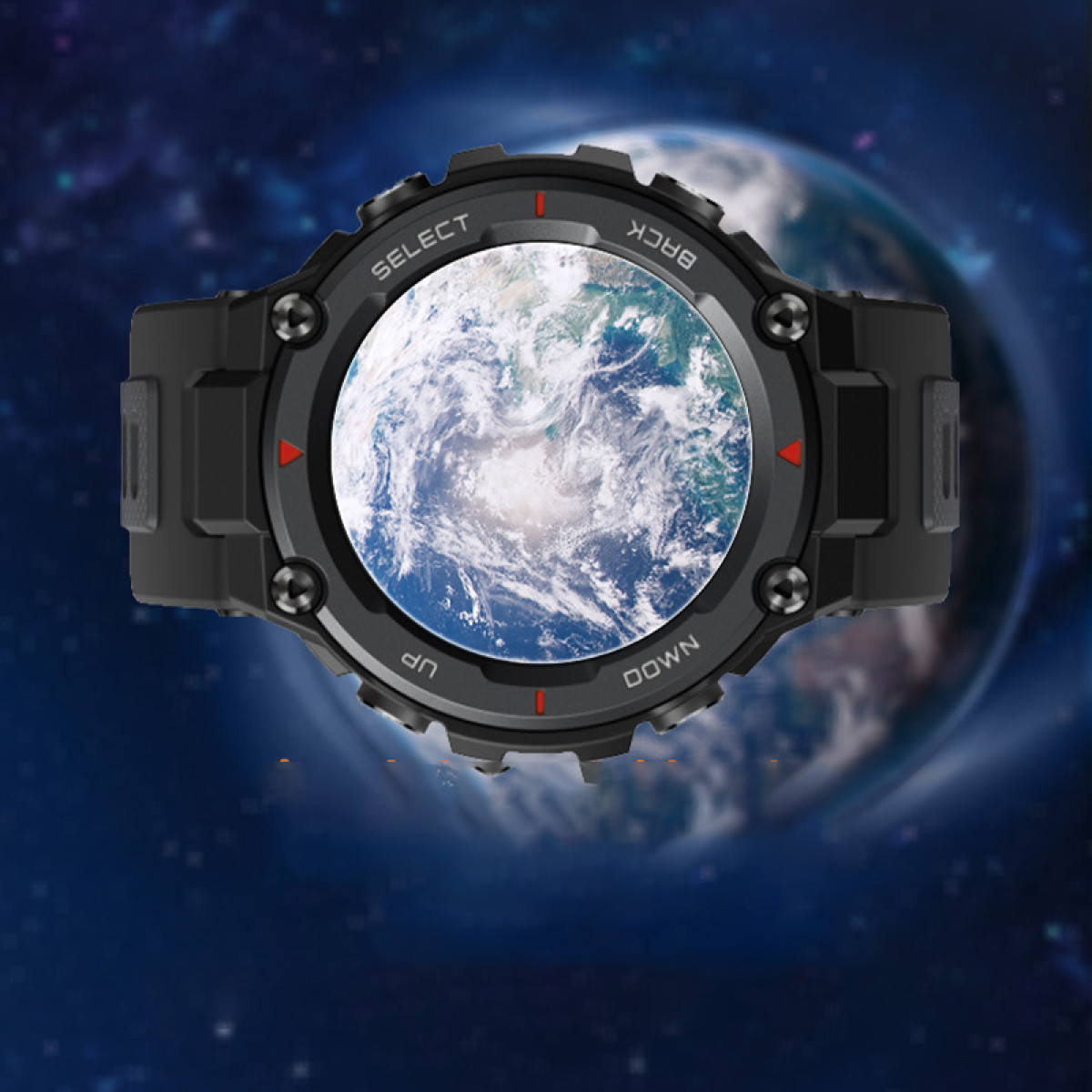Smartwatch nera mostra la Terra sullo schermo. Lunetta nera con testo. Sfondo spaziale blu scuro.