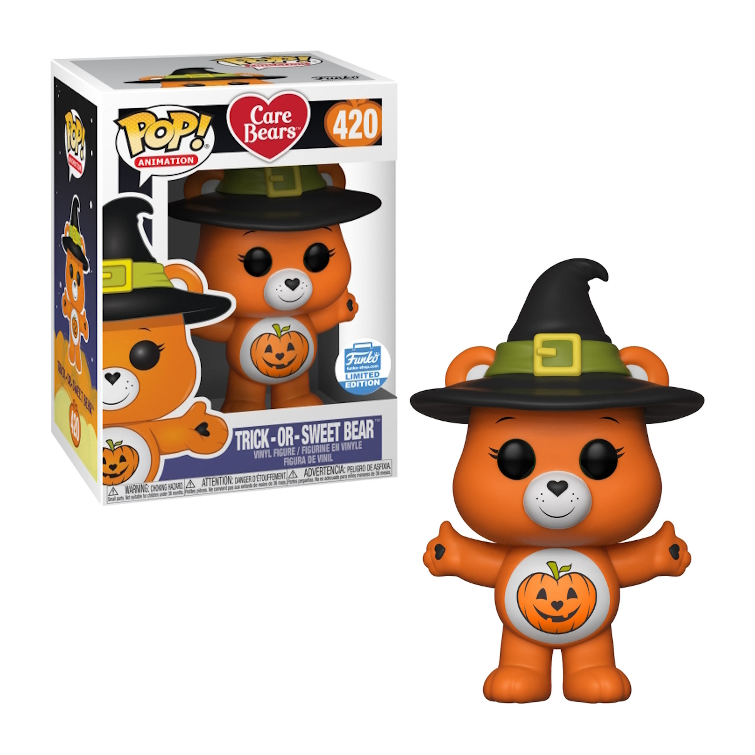 Funko Pop! Figur eines Halloween-Care Bears. Oranger Bär mit Hexenhut. Weißer Hintergrund, Boxansicht.