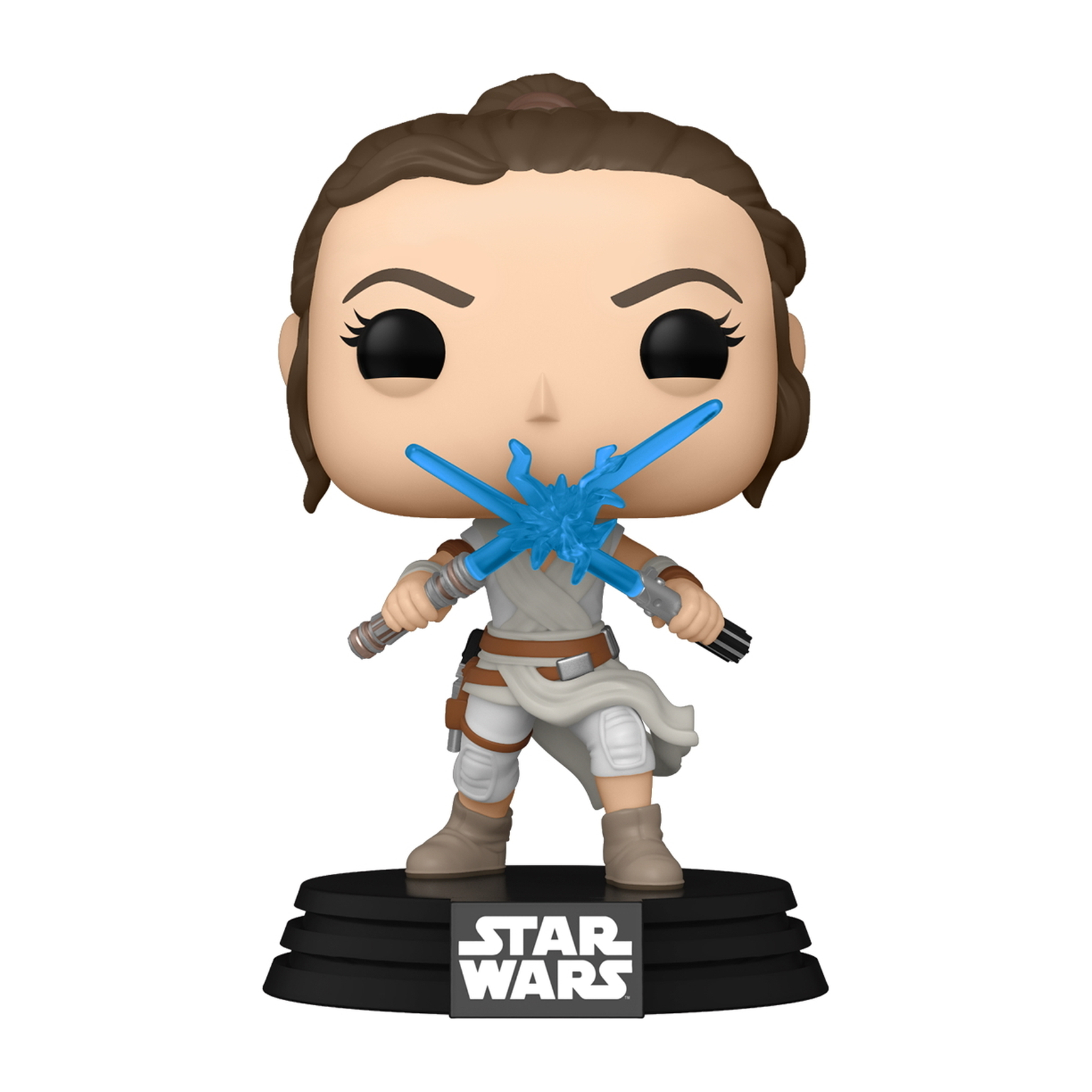 Rey aus Star Wars Funko Pop Figur. Hält blaue Lichtschwerter, schwarze Basis.