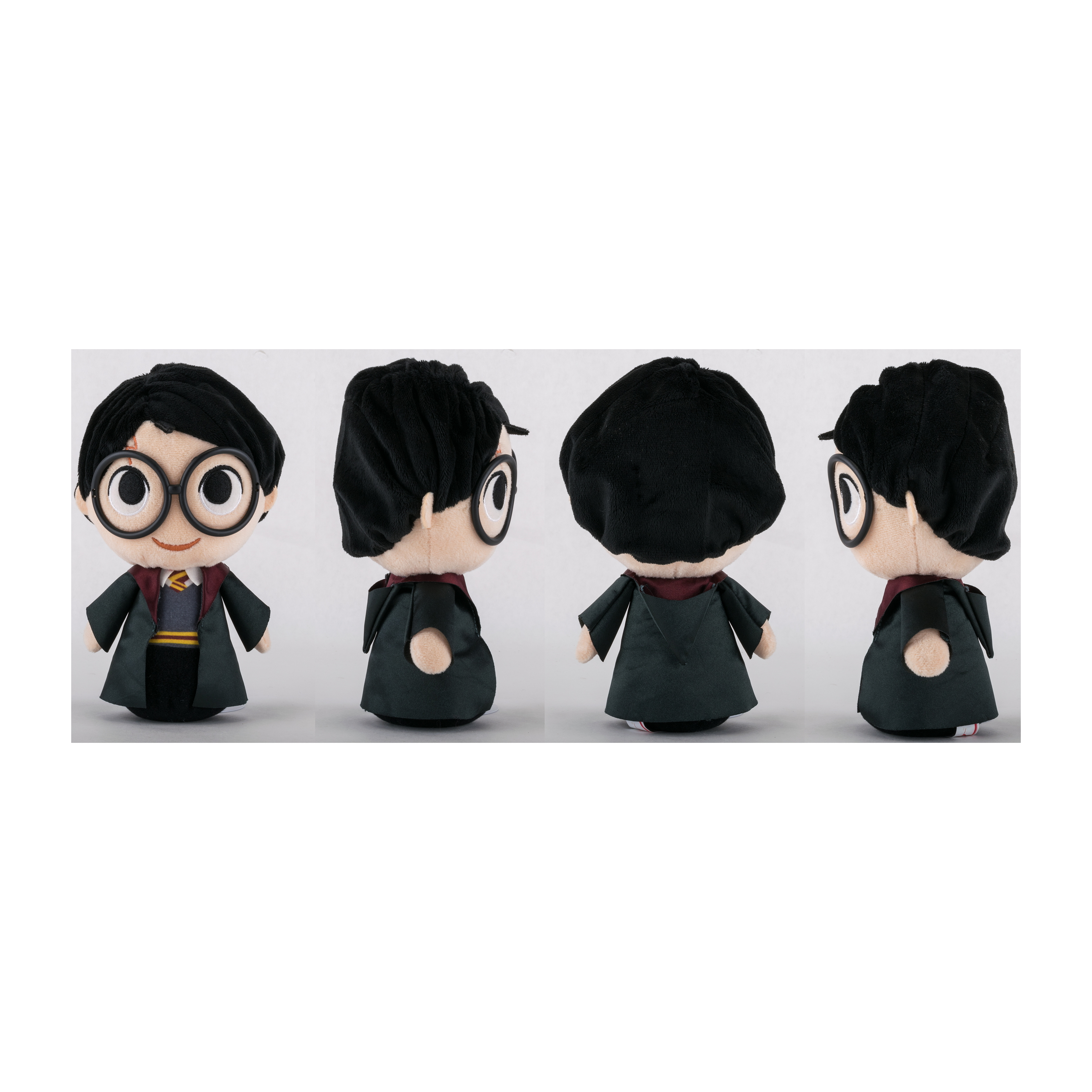 Harry Potter Plüschtier in vier Posen, Vorder-, Rück- und Seitenansicht.