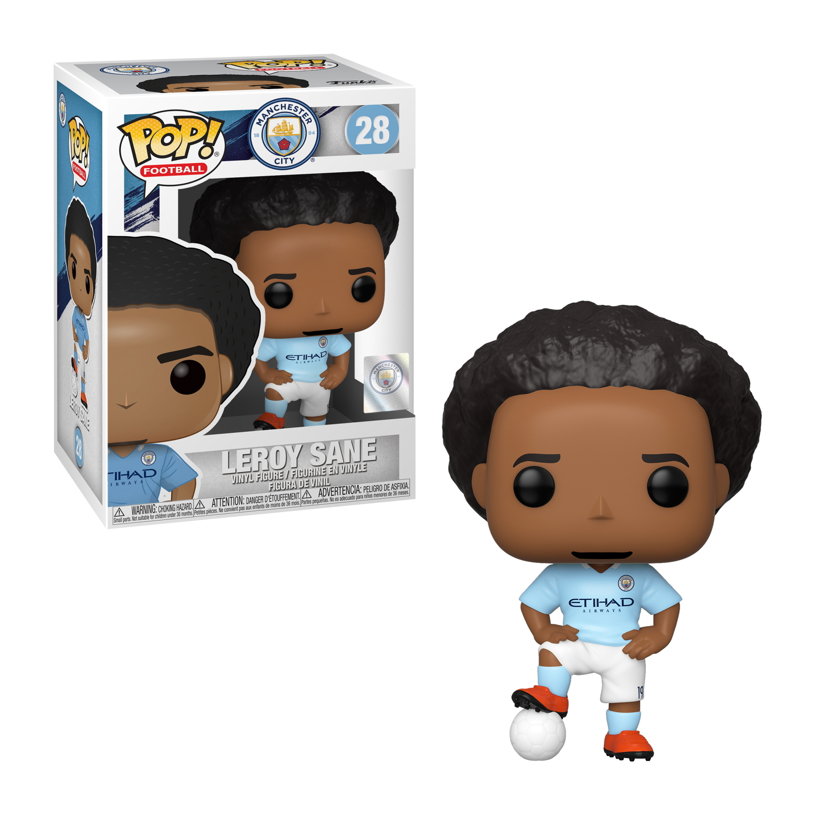 Leroy Sané Funko Pop Figur. Er trägt ein hellblaues Trikot, weiße Shorts, einen schwarzen Afro und einen Fußball.
