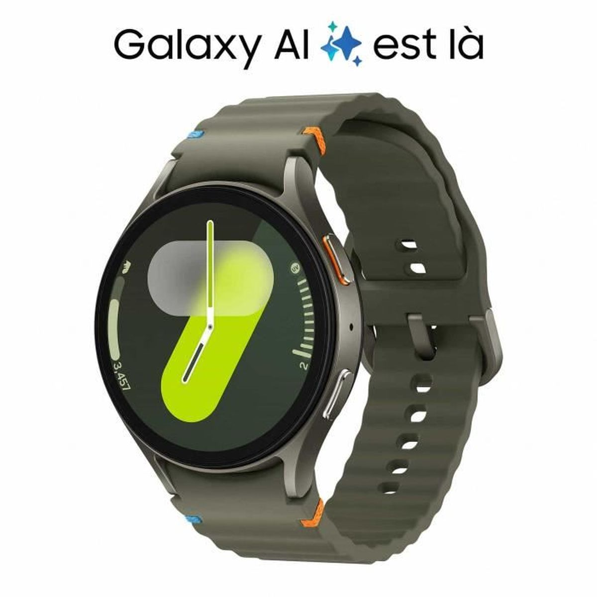 Smartwatch verde scuro con cinturino curvo, che mostra dati. Sfondo bianco.