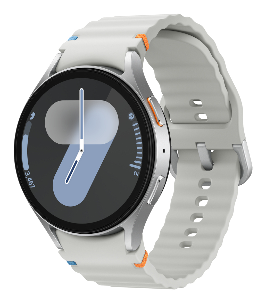 Smartwatch argentato con cinturino grigio chiaro e dettagli arancioni, che mostra il quadrante.