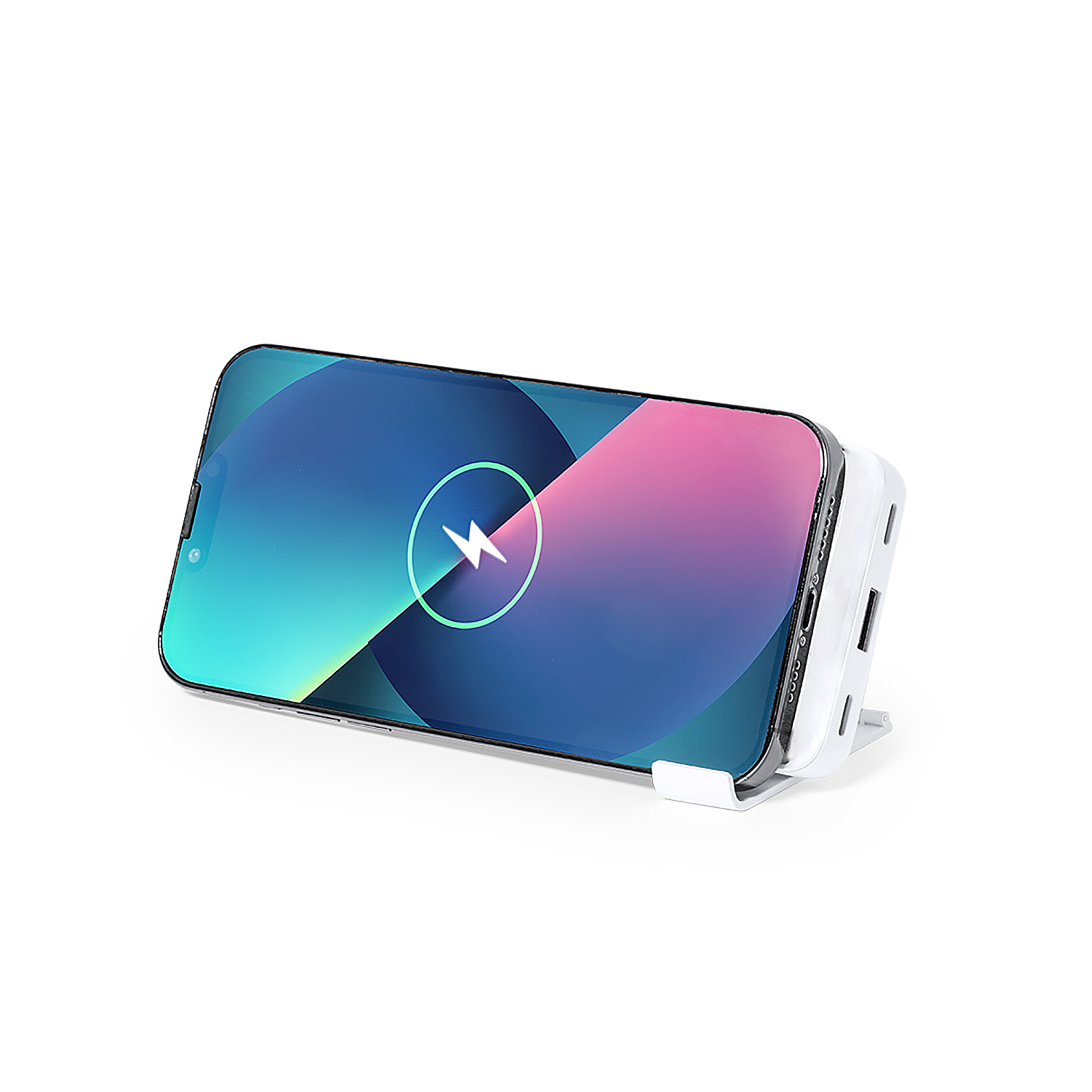 Un telefono si carica su un caricatore wireless bianco. Il telefono mostra una grafica di ricarica blu e rosa.