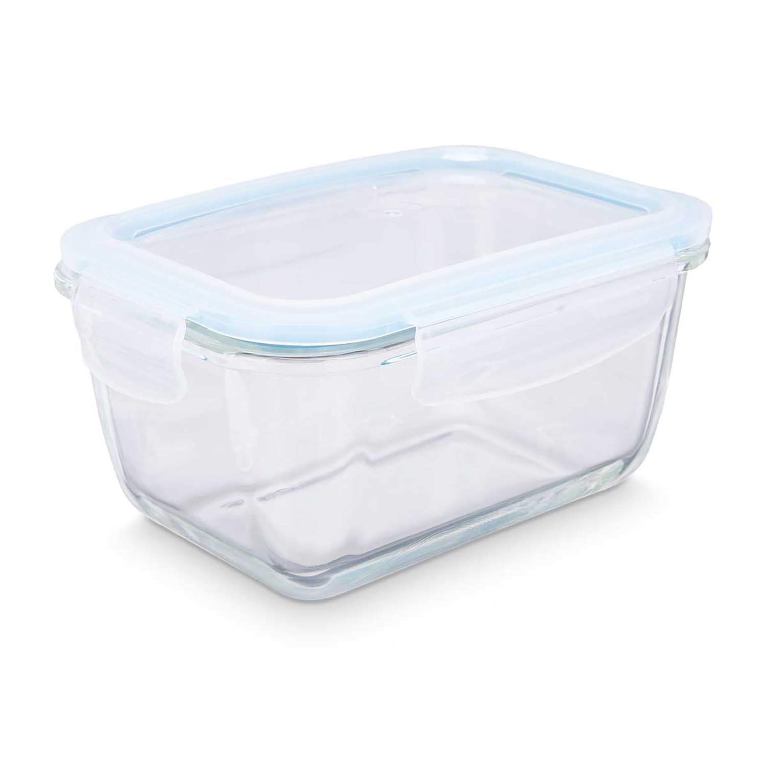 Un recipiente de vidrio rectangular transparente con una tapa azul claro, aislado sobre blanco.