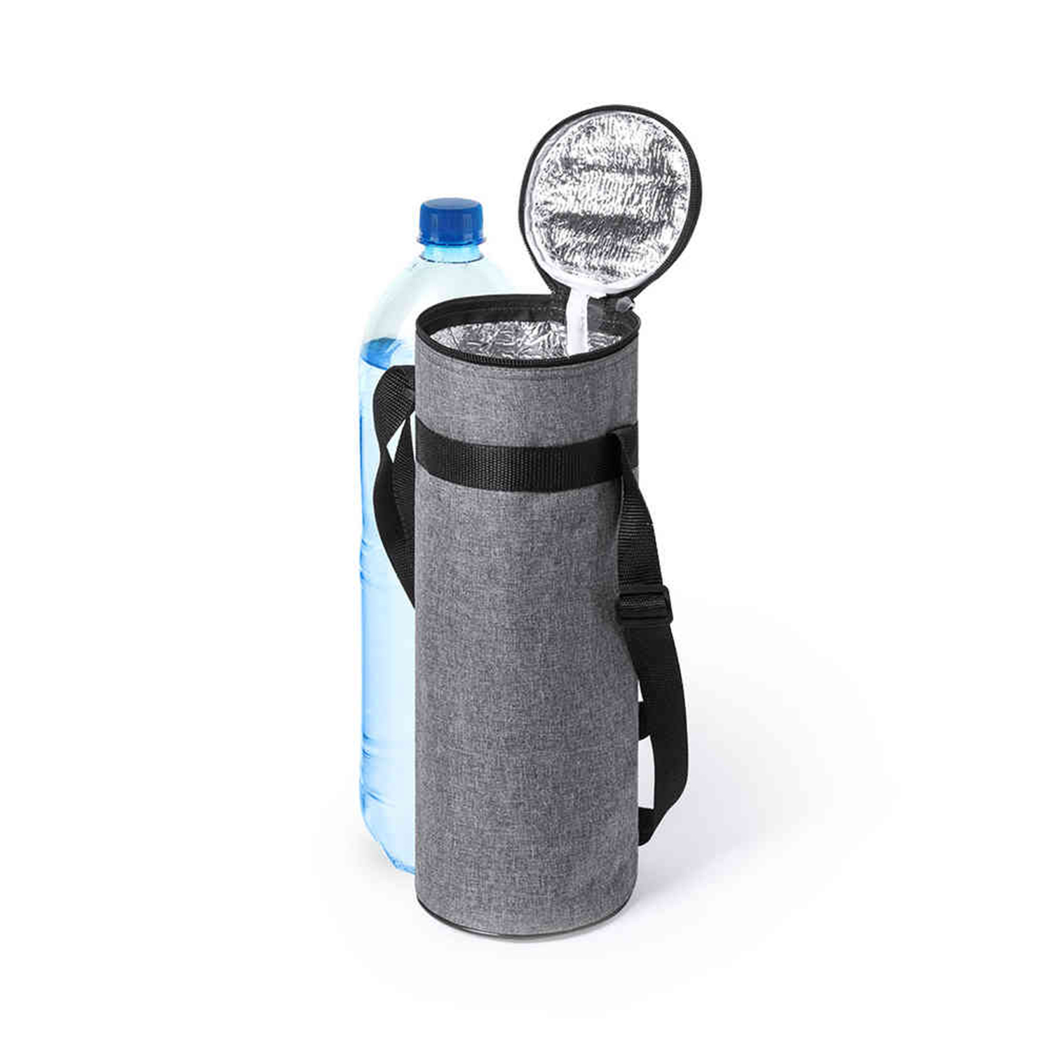 Bottiglia d'acqua in una borsa isolante grigia, con cinturino, accanto a una bottiglia d'acqua.