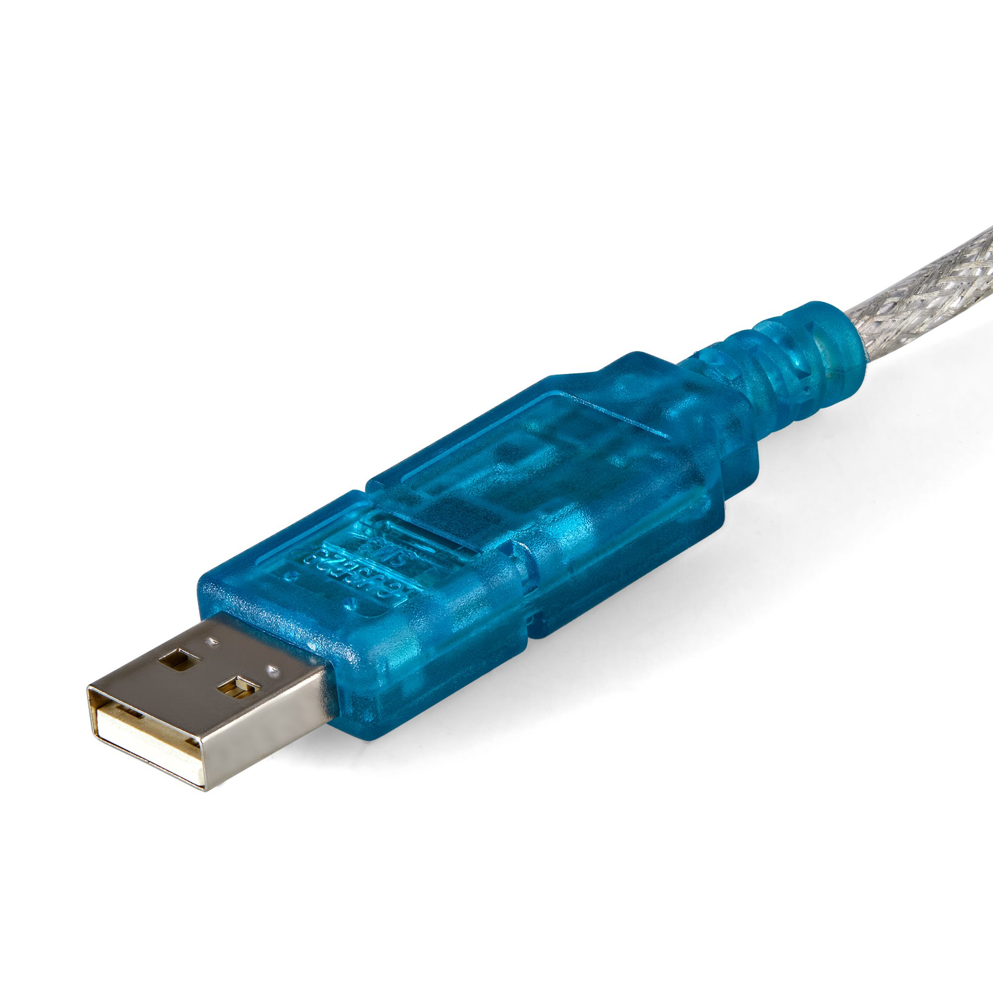 Cable USB azul con conector plateado. Fondo blanco.