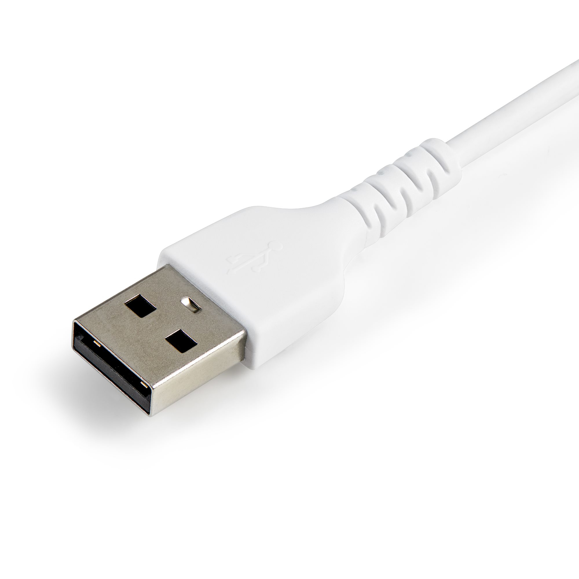 Un cavo USB bianco con un connettore USB sul lato sinistro. Lo sfondo è bianco.