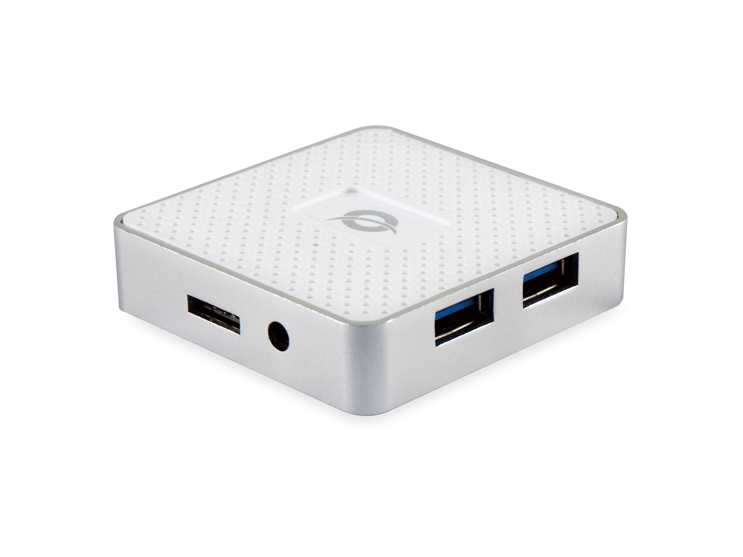Hub USB argento con tre porte USB, un jack per cuffie e una porta micro USB, sfondo bianco.